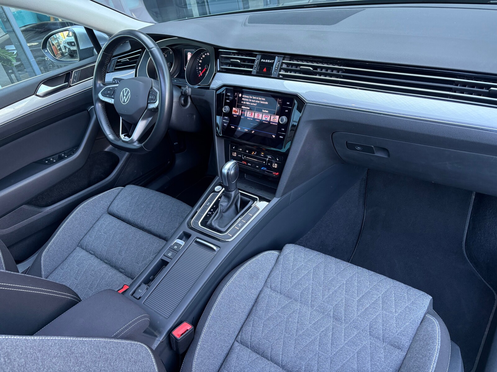 Volkswagen Passat Variant - zdjęcie 16