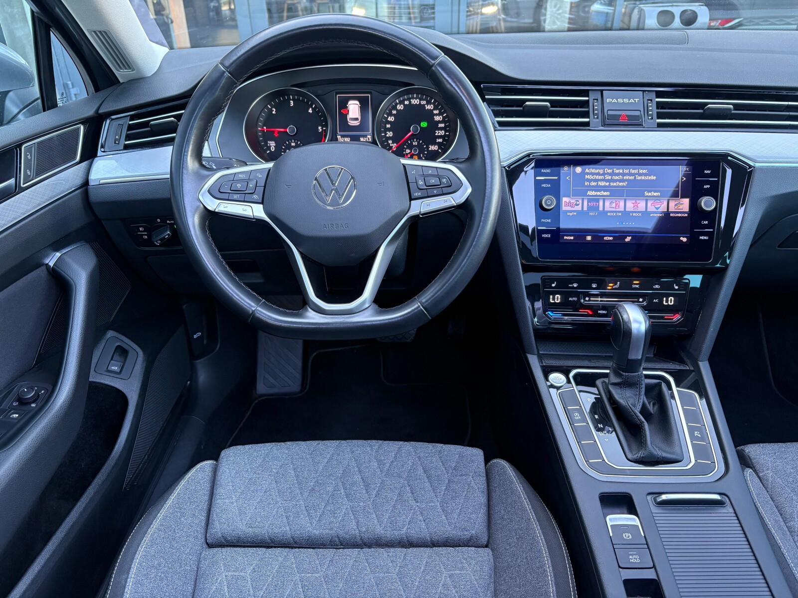 Volkswagen Passat Variant - zdjęcie 10