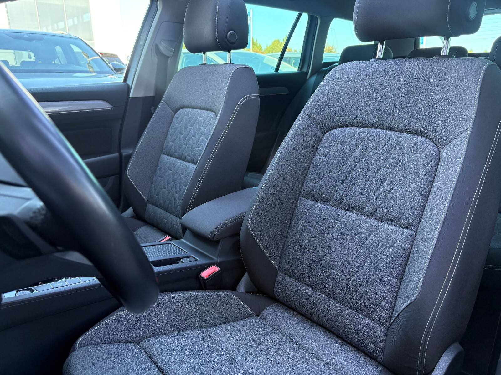 Volkswagen Passat Variant - zdjęcie 12