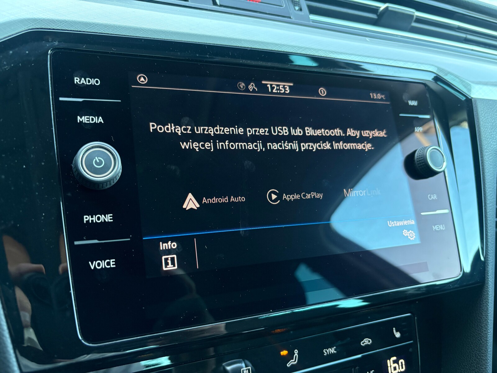 Volkswagen Passat Variant - zdjęcie 34