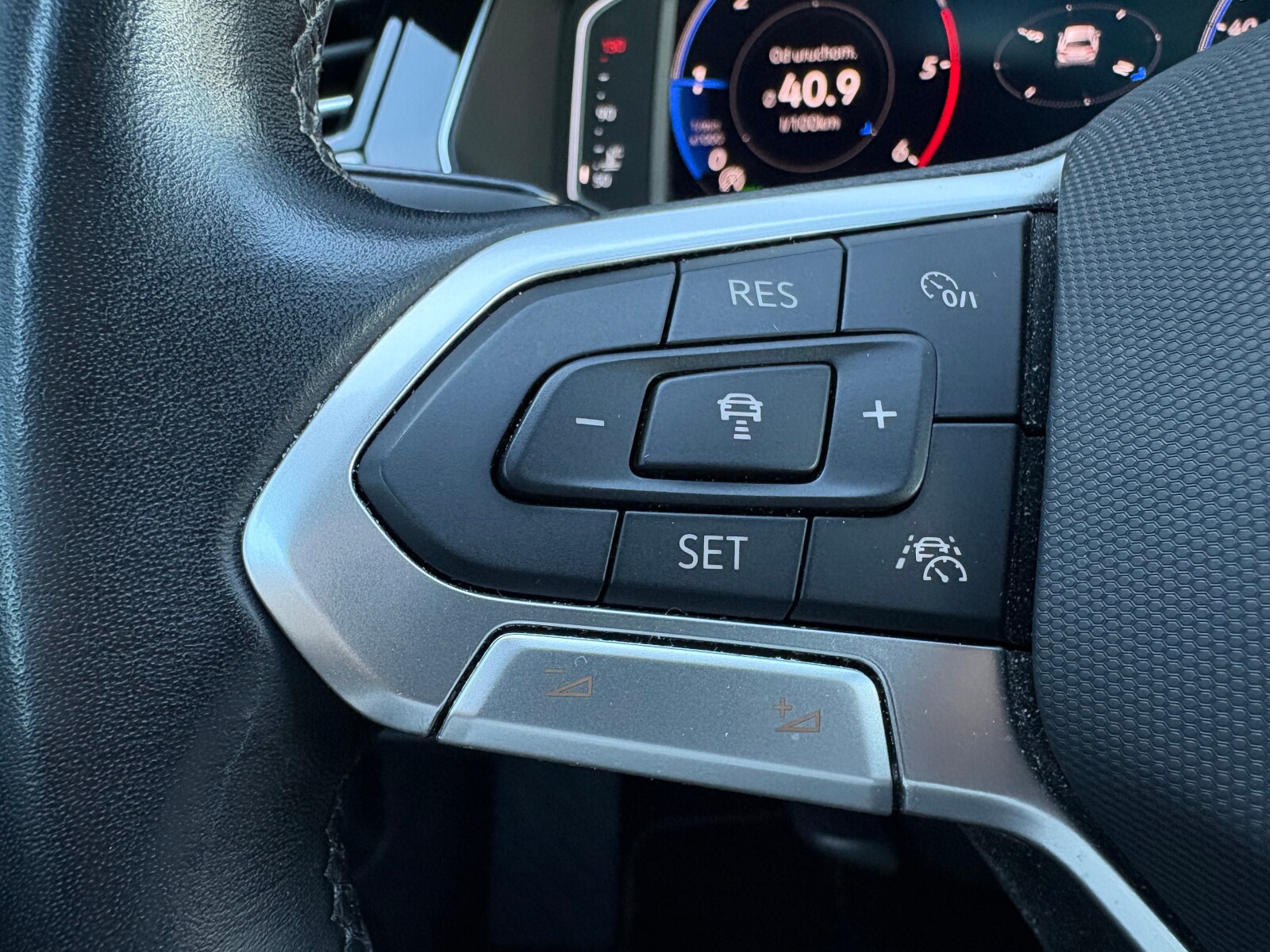 Volkswagen Passat Variant - zdjęcie 23