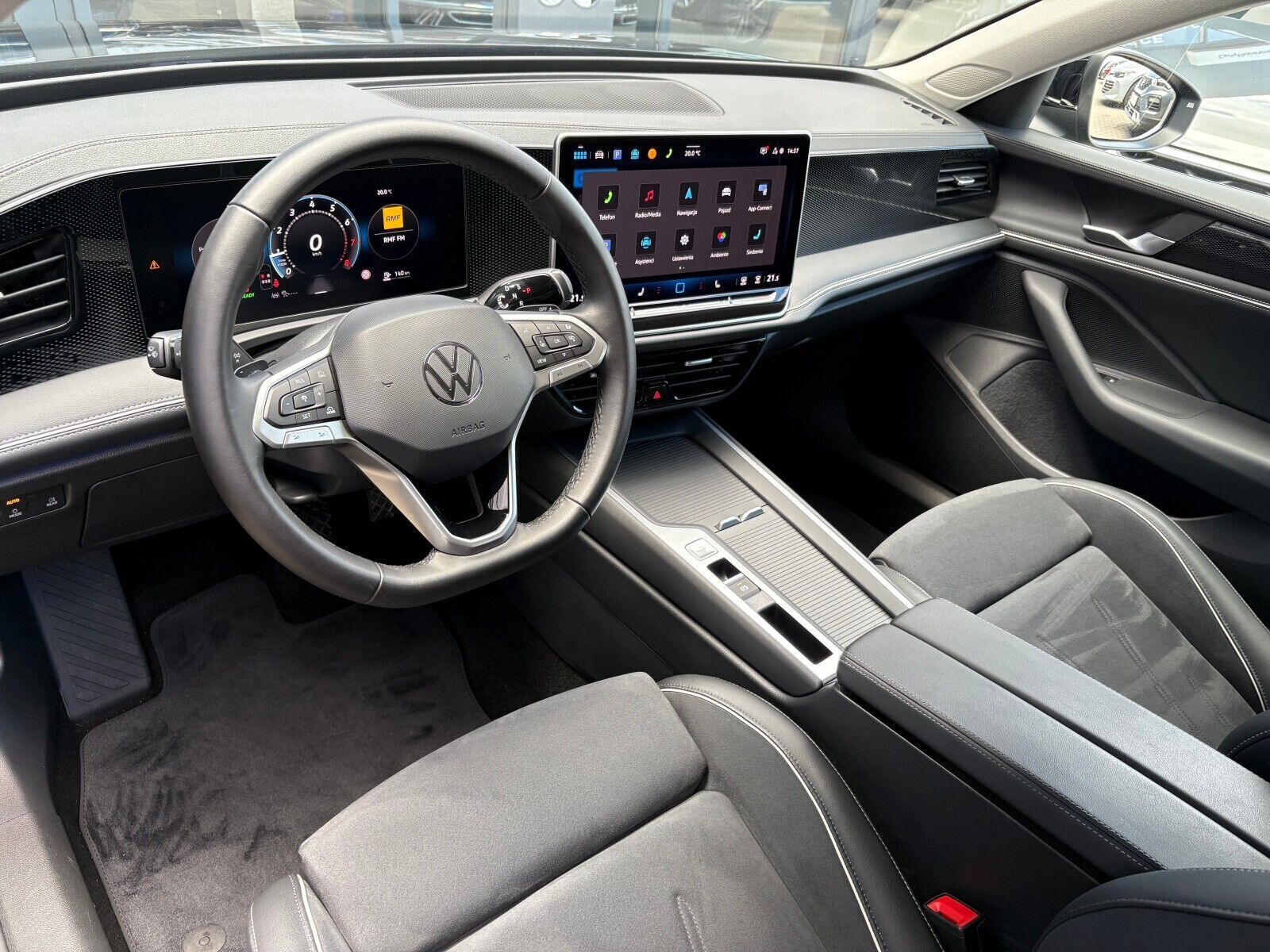 Volkswagen Passat Variant - zdjęcie 11