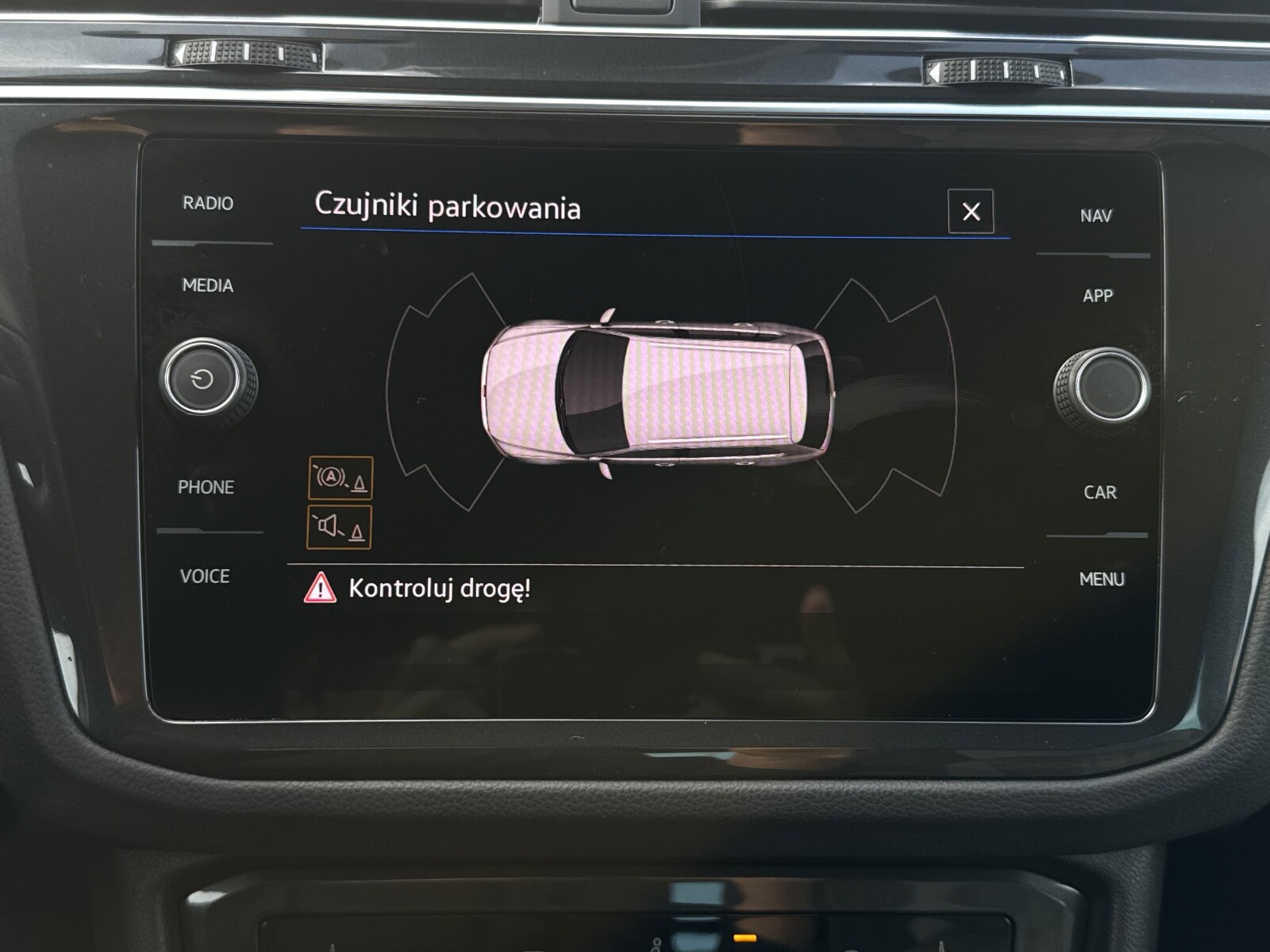 Volkswagen Tiguan - zdjęcie 31