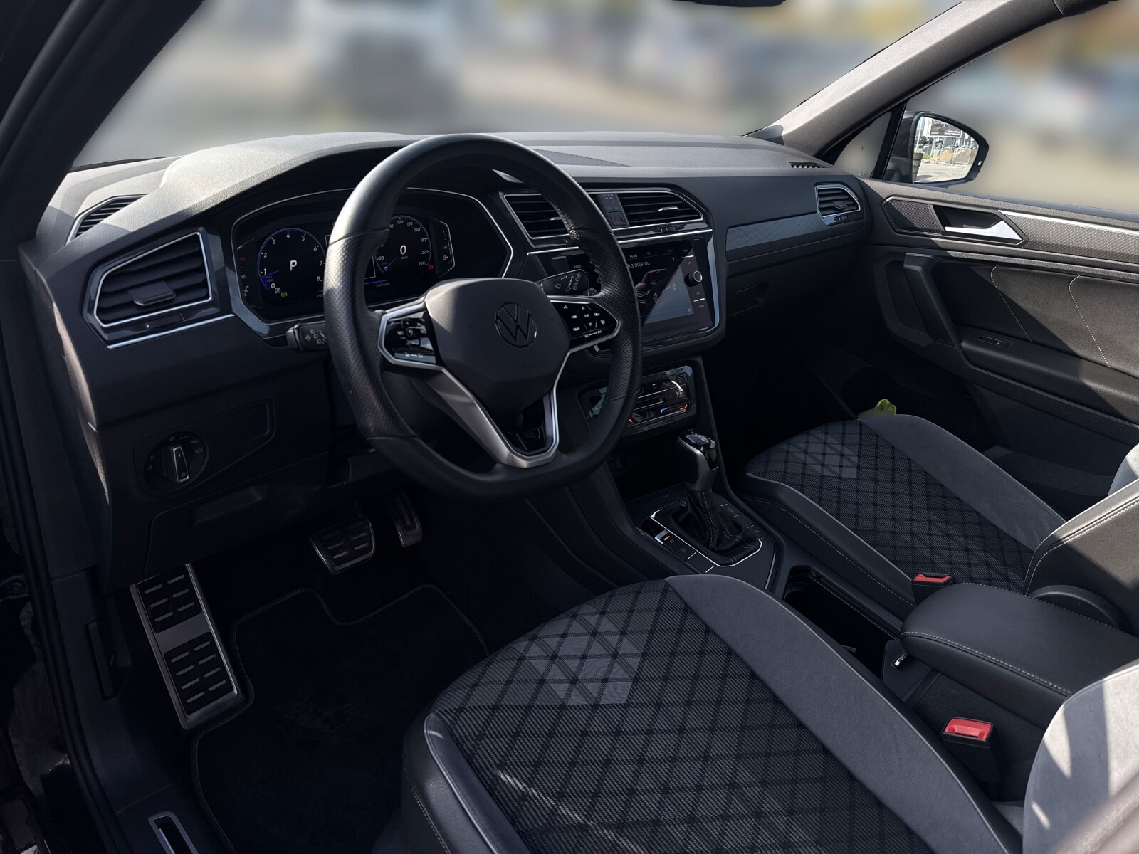 Volkswagen Tiguan - zdjęcie 9