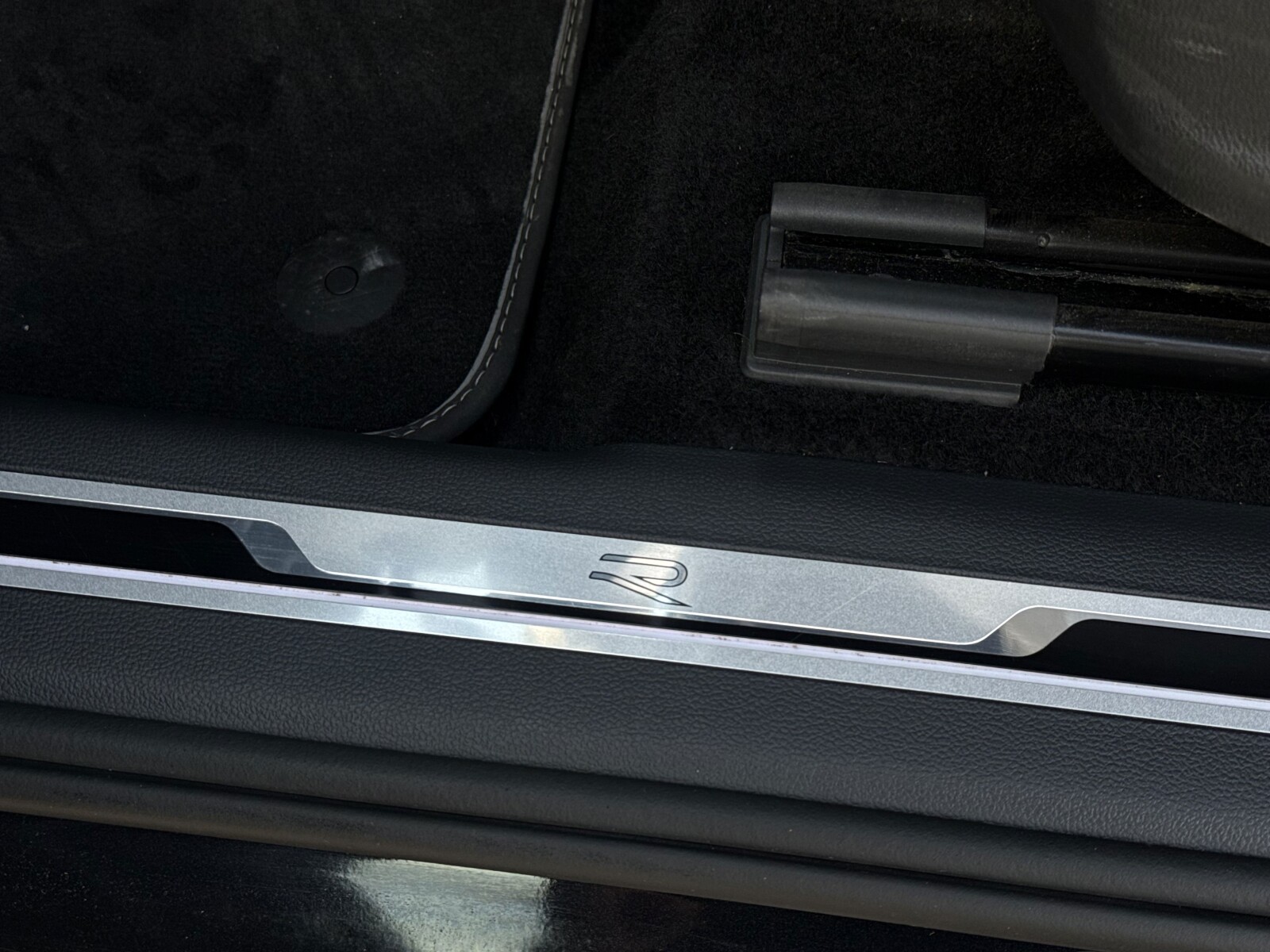 Volkswagen Tiguan - zdjęcie 18