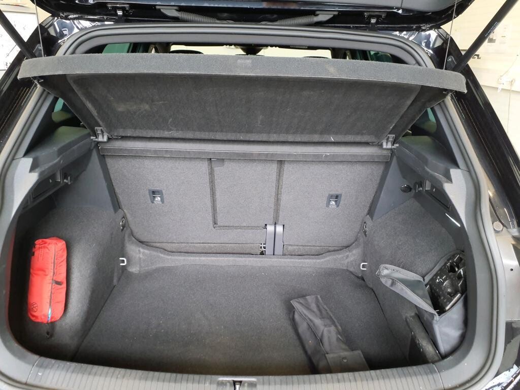 Volkswagen Tiguan - zdjęcie 8