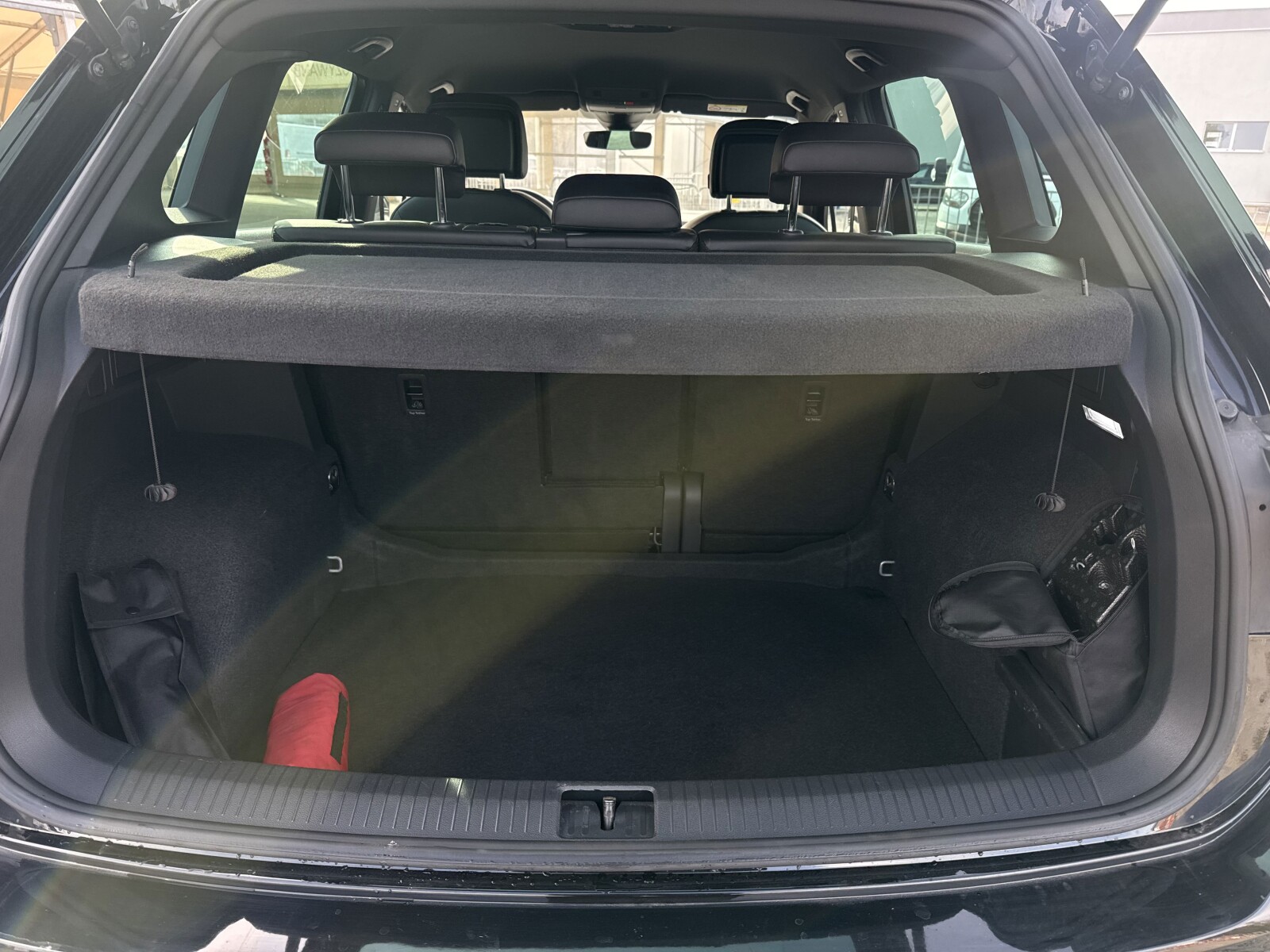 Volkswagen Tiguan - zdjęcie 17
