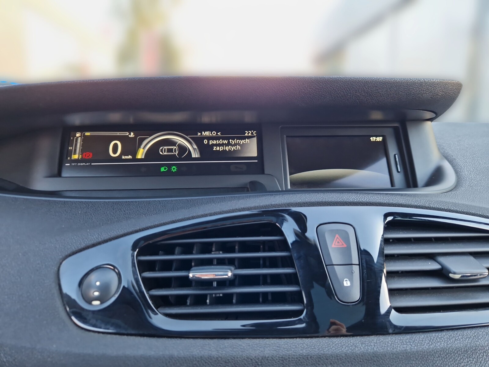 Renault Grand Scenic - zdjęcie 20