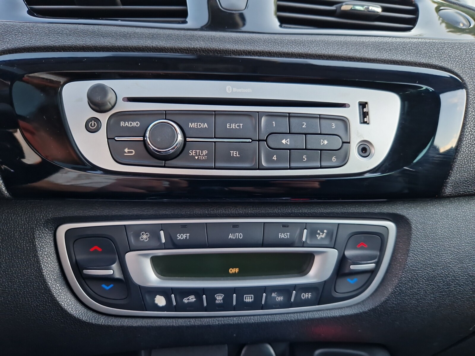 Renault Grand Scenic - zdjęcie 19