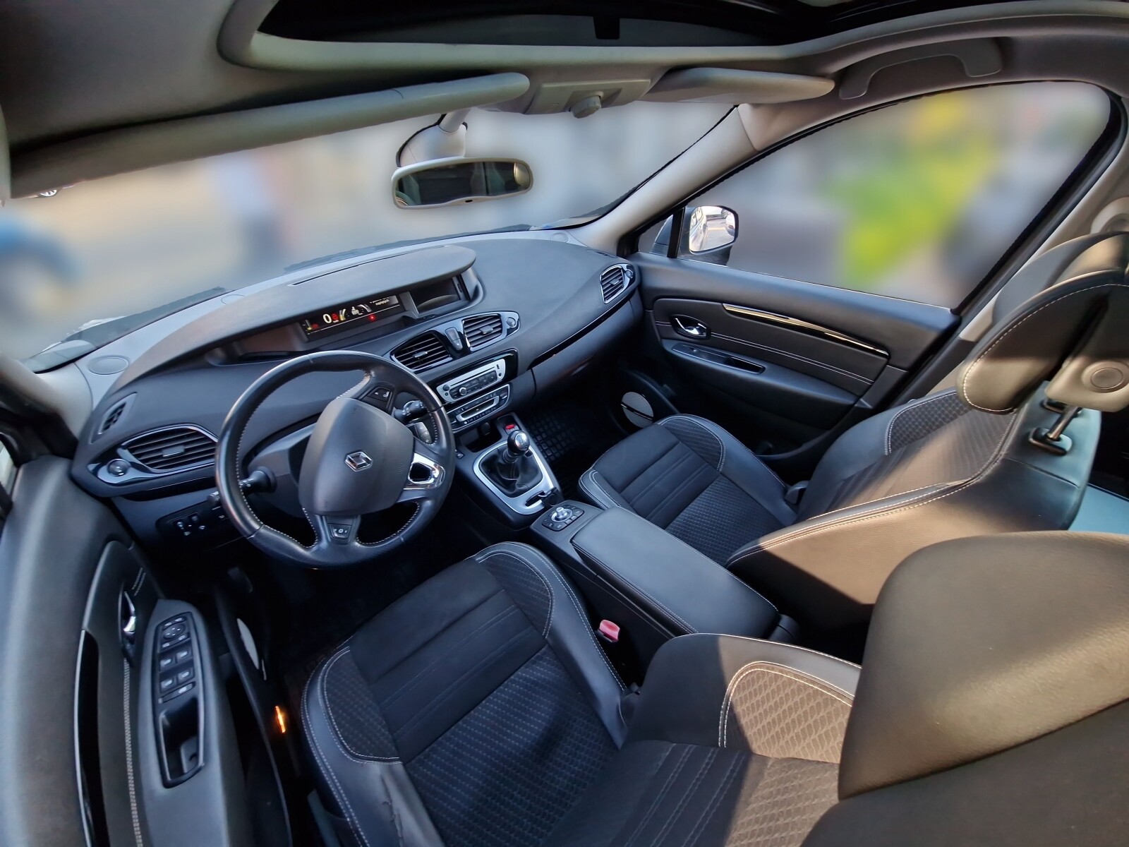 Renault Grand Scenic - zdjęcie 12