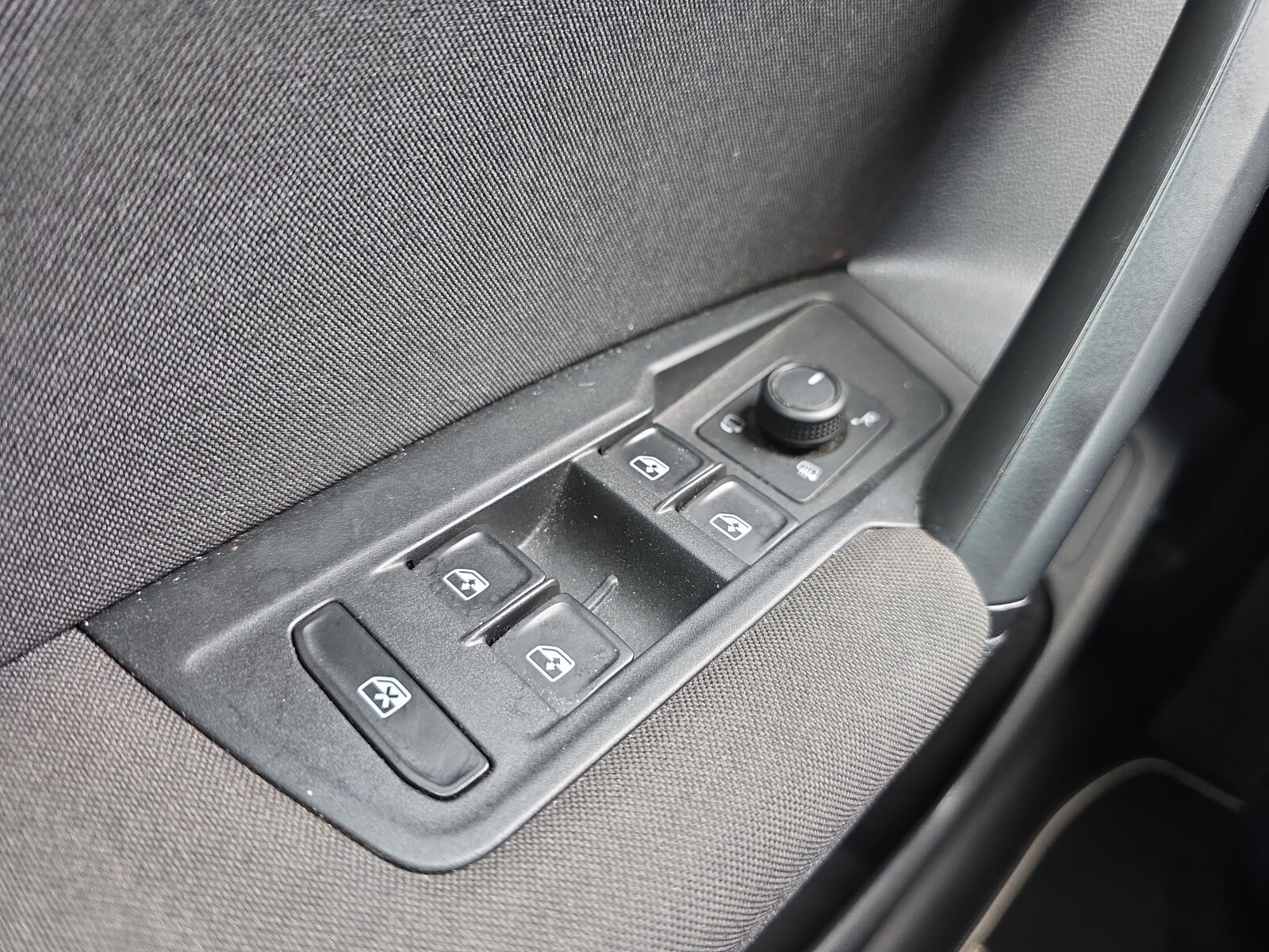 Volkswagen Tiguan - zdjęcie 10