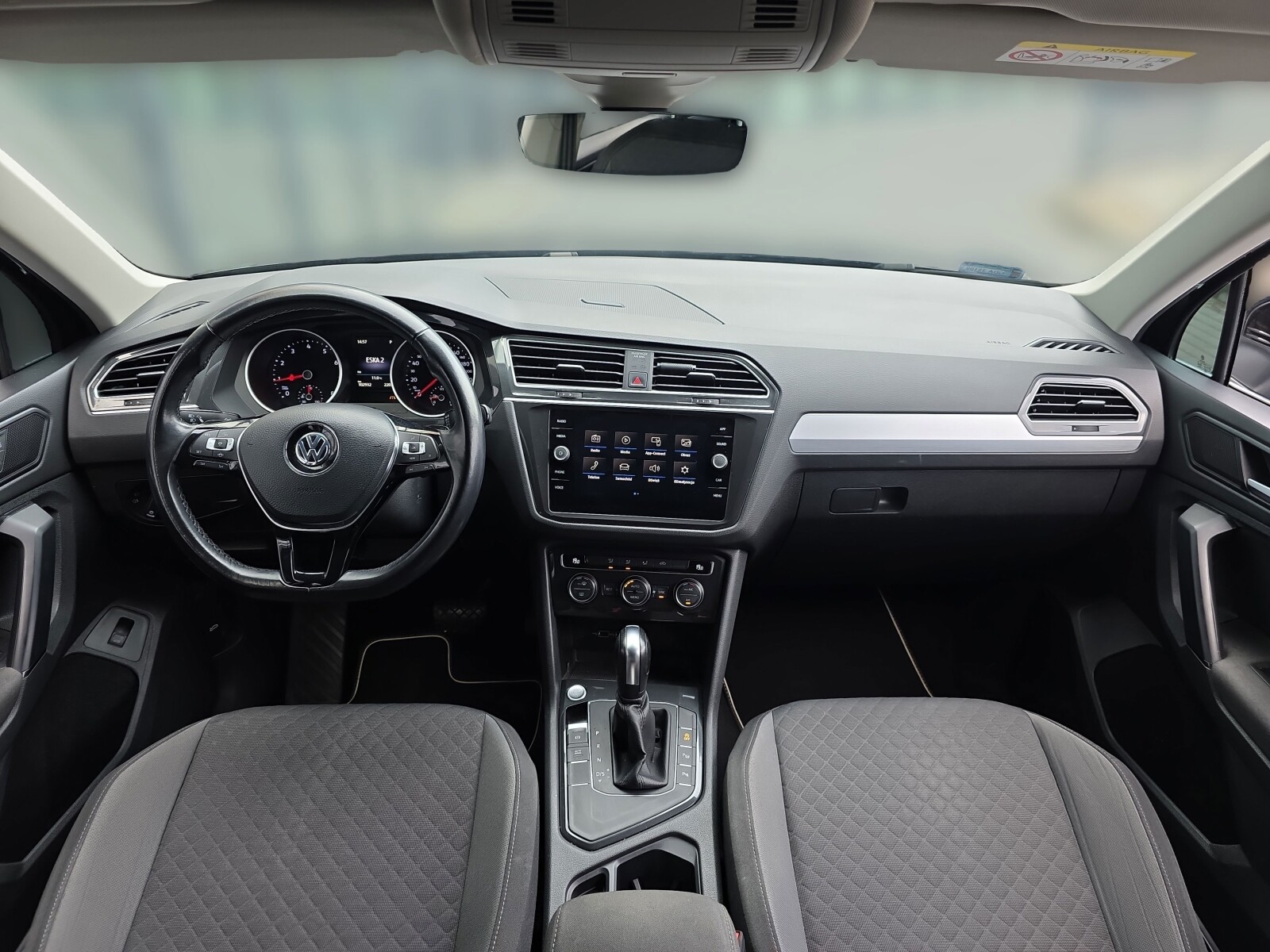 Volkswagen Tiguan - zdjęcie 16