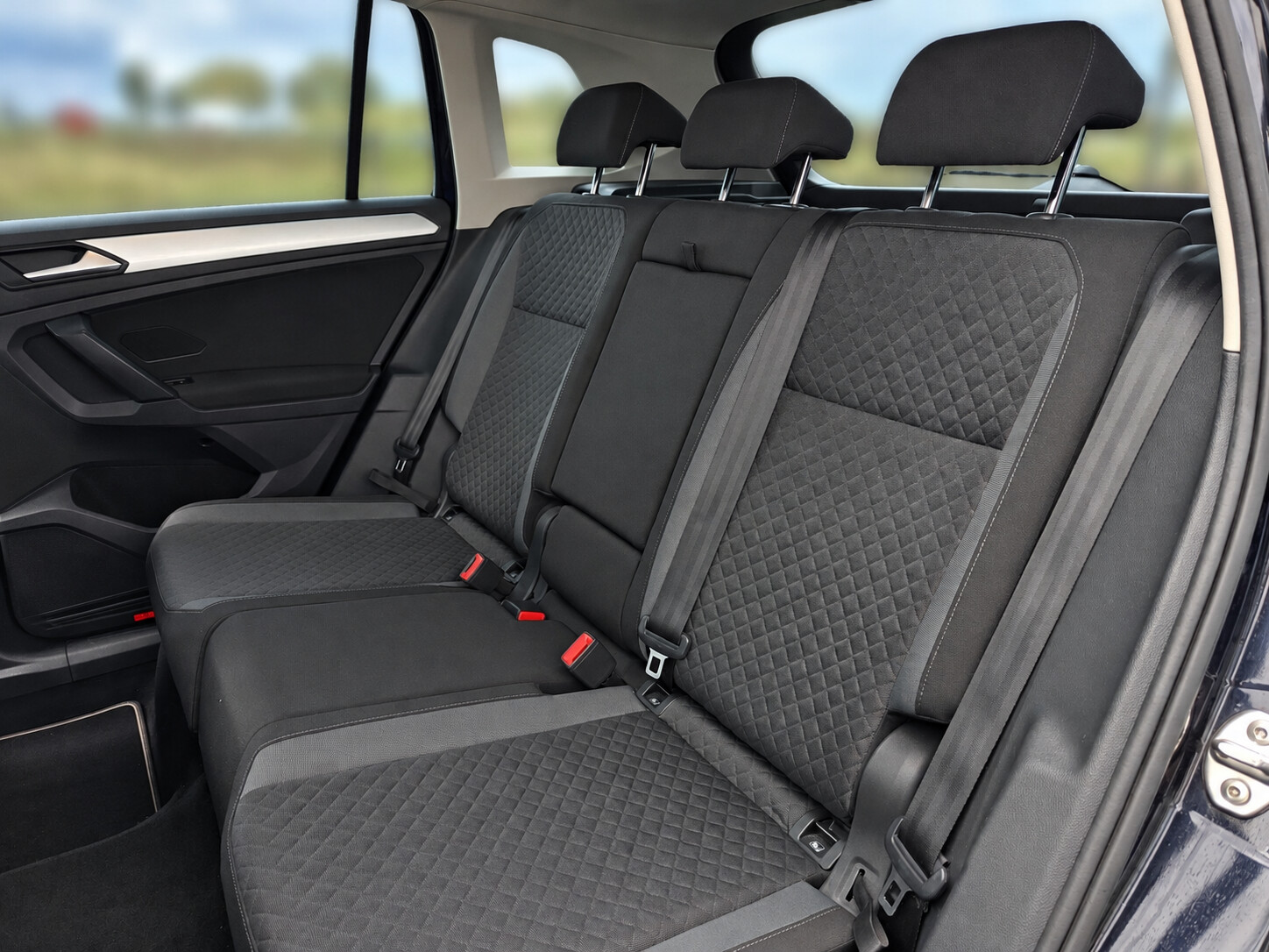 Volkswagen Tiguan - zdjęcie 14