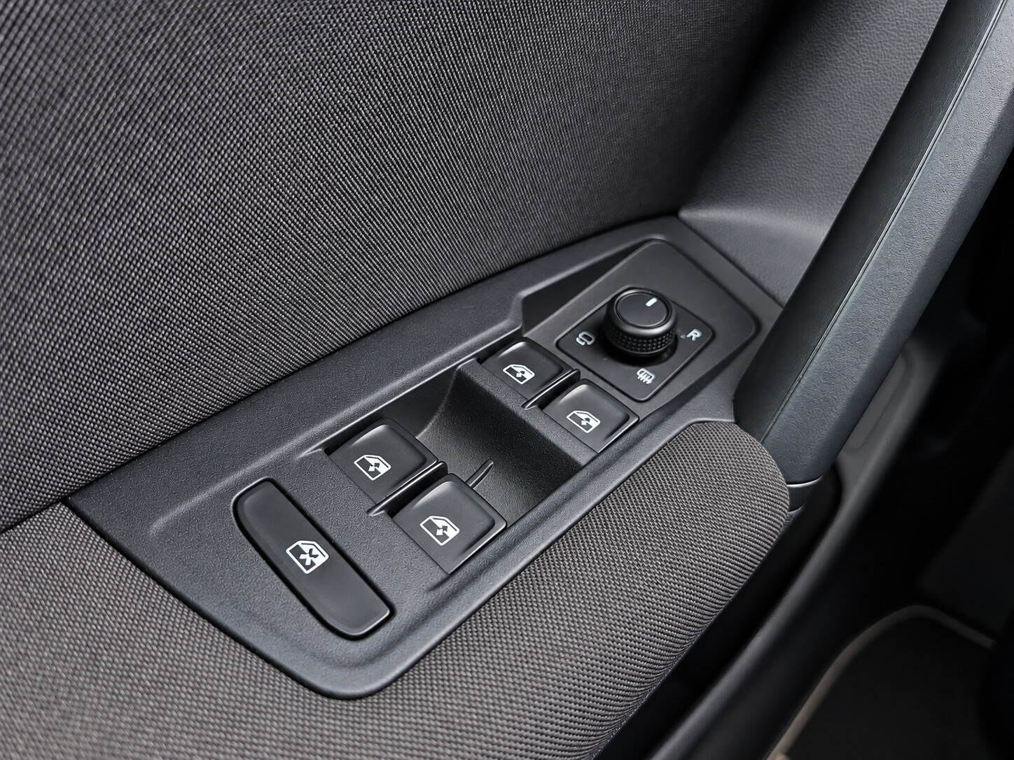 Volkswagen Tiguan - zdjęcie 27