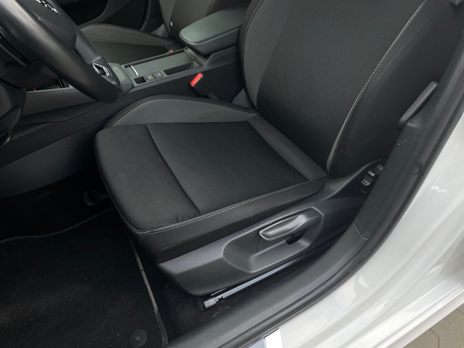 Škoda Octavia Combi - zdjęcie 10