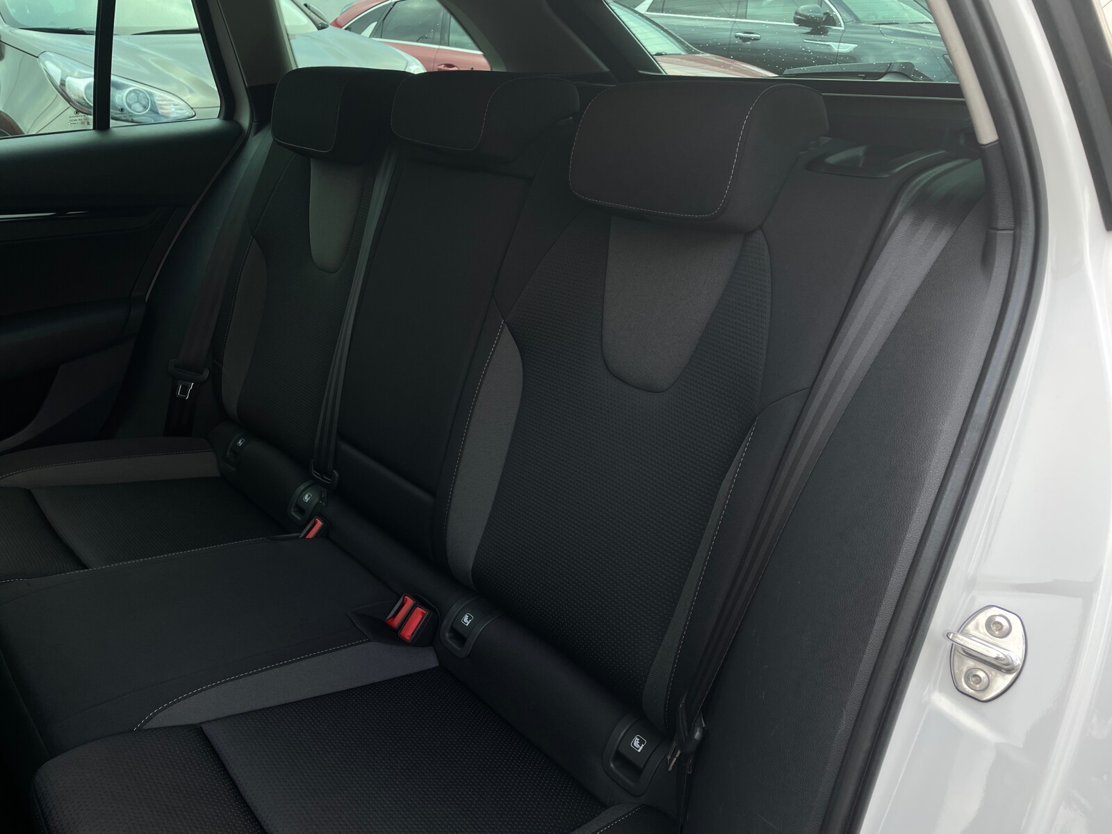 Škoda Octavia Combi - zdjęcie 11