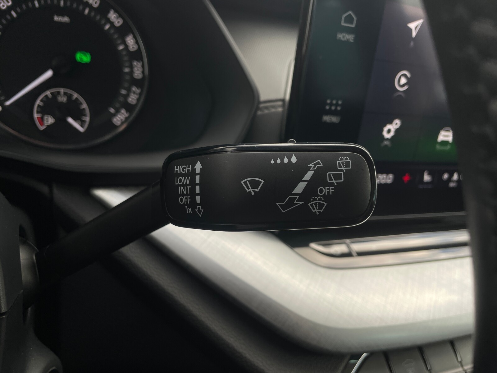 Škoda Octavia Combi - zdjęcie 24