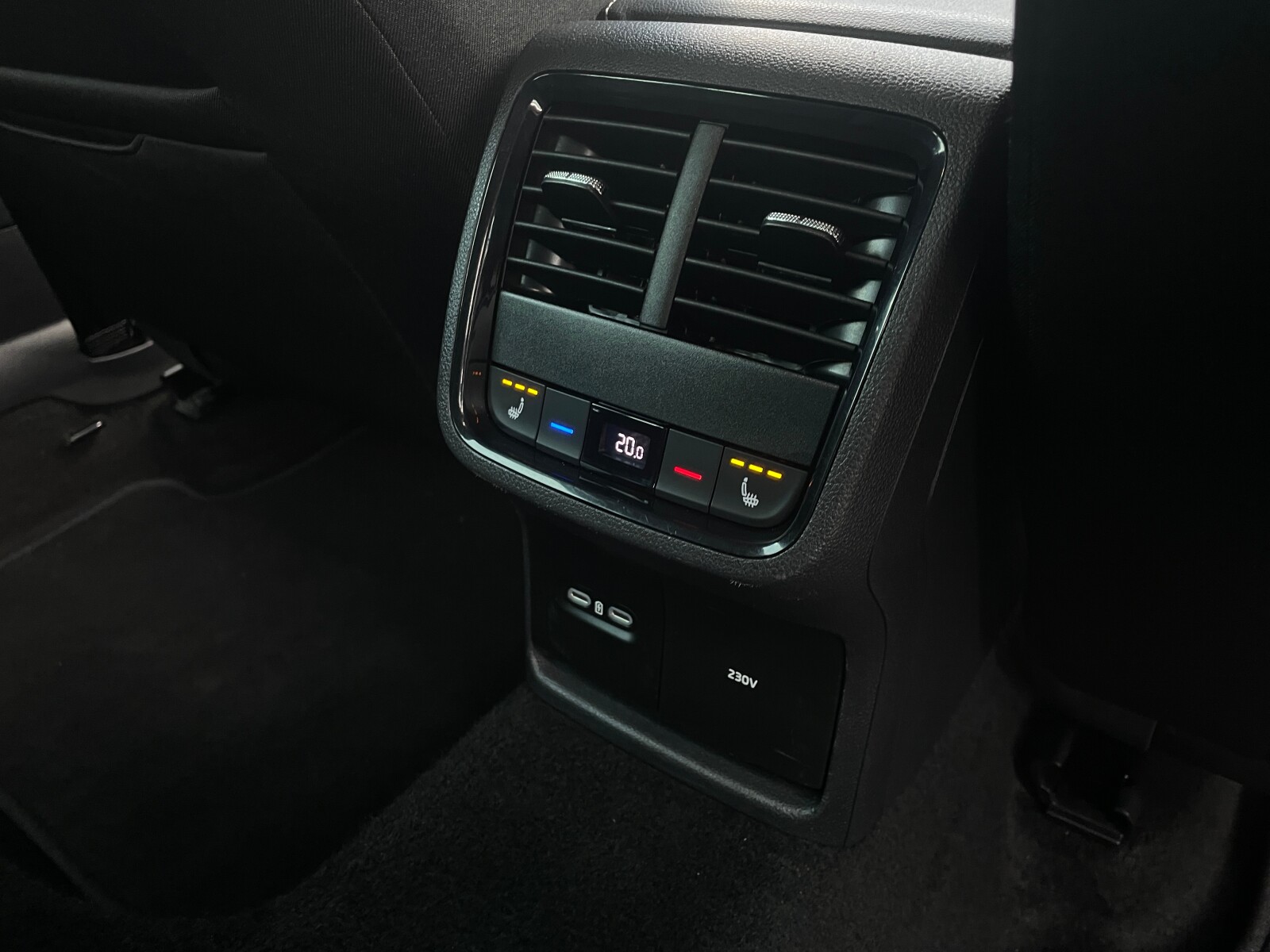 Škoda Octavia Combi - zdjęcie 15