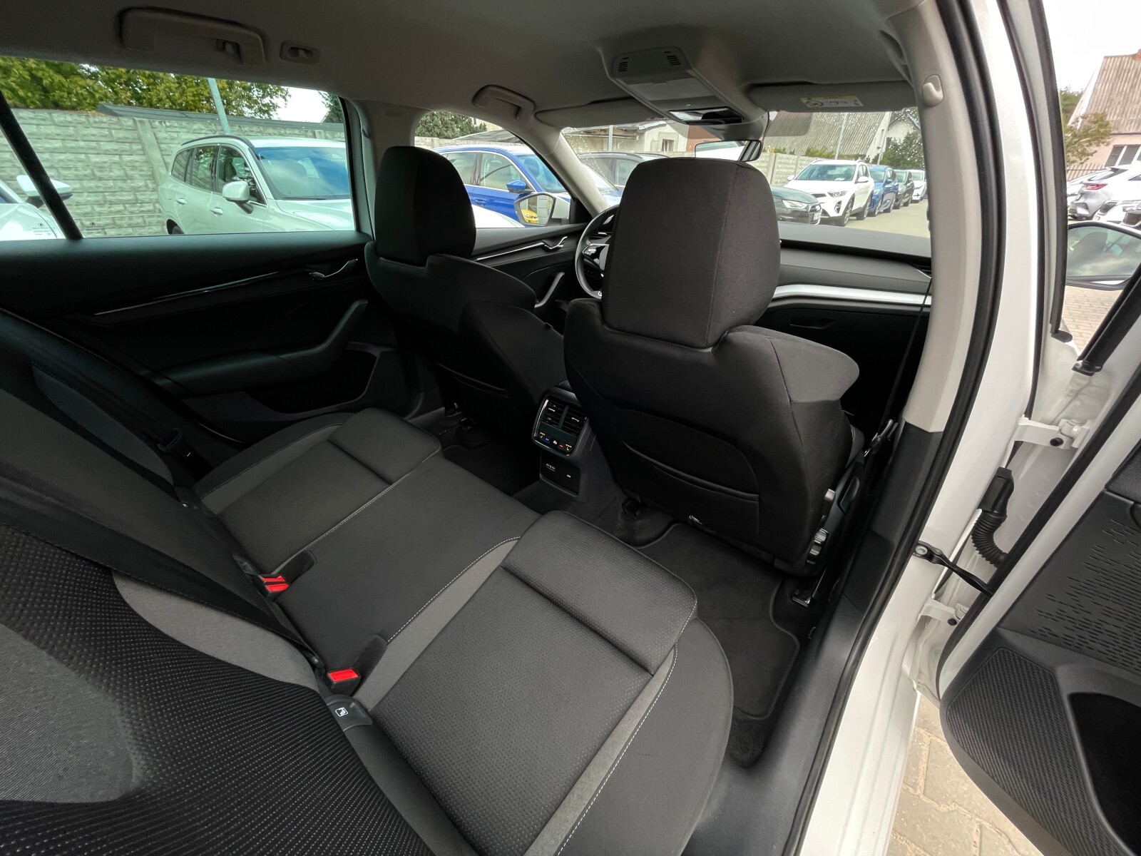 Škoda Octavia Combi - zdjęcie 14