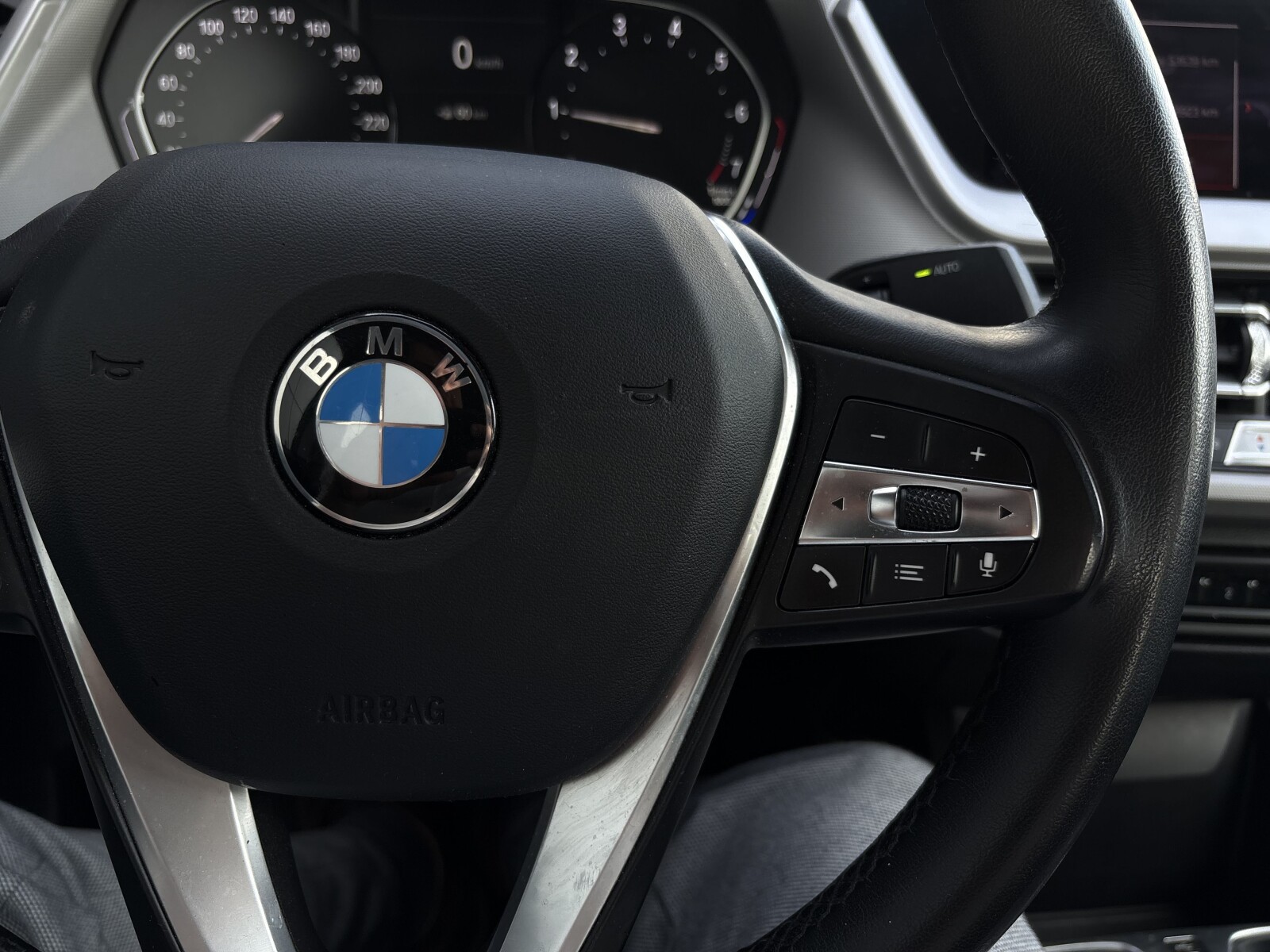 BMW 218 - zdjęcie 16