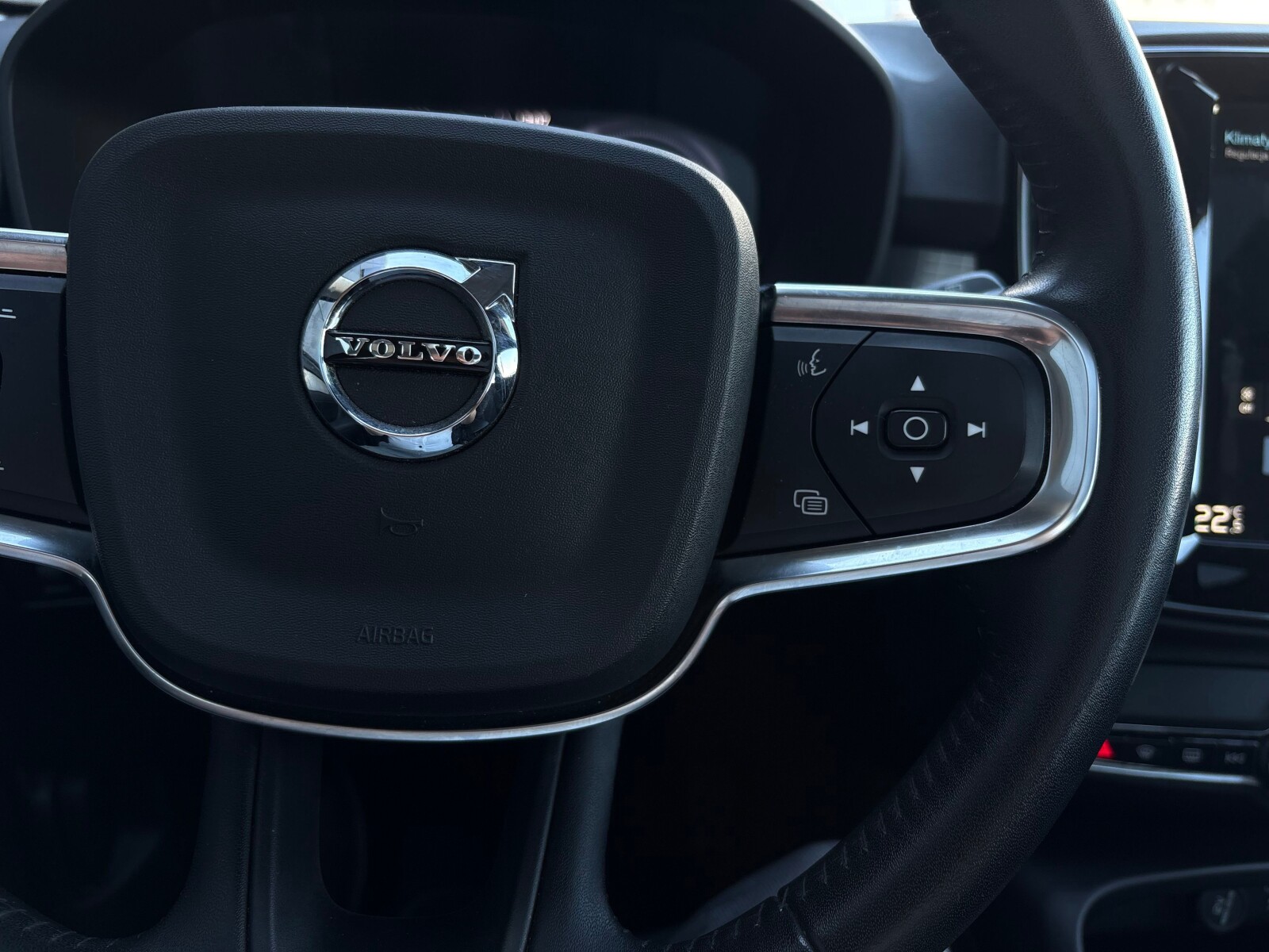 Volvo XC 40 - zdjęcie 12