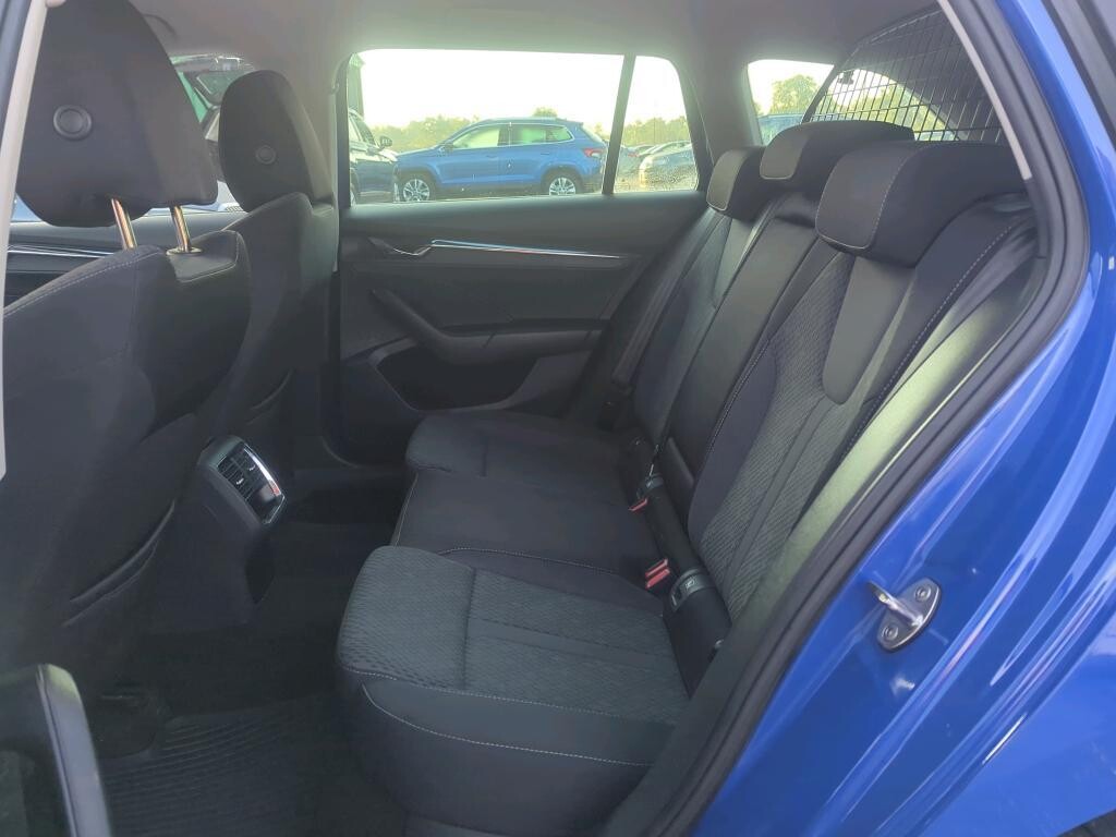 Škoda Octavia Combi - zdjęcie 6