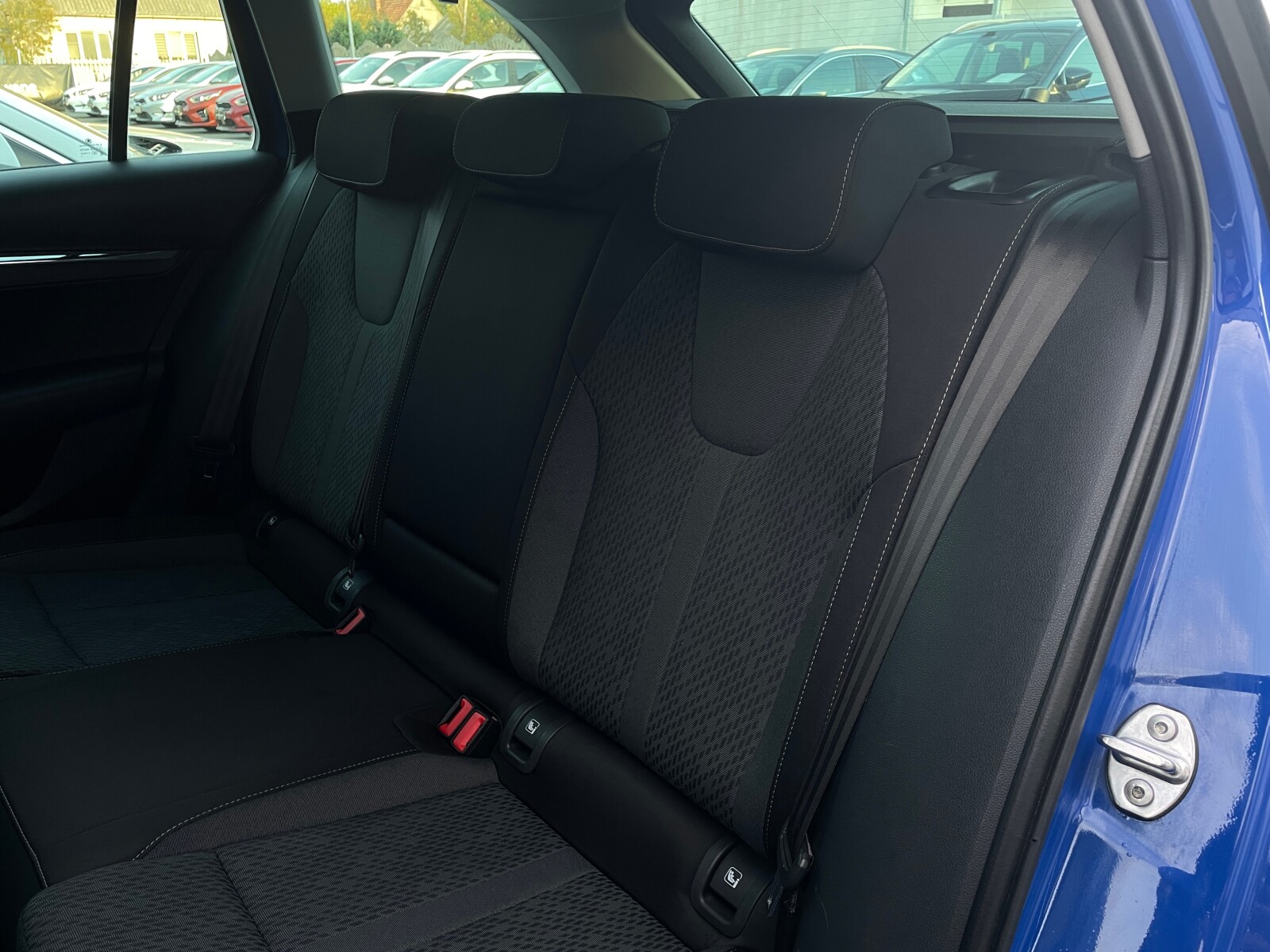 Škoda Octavia Combi - zdjęcie 11