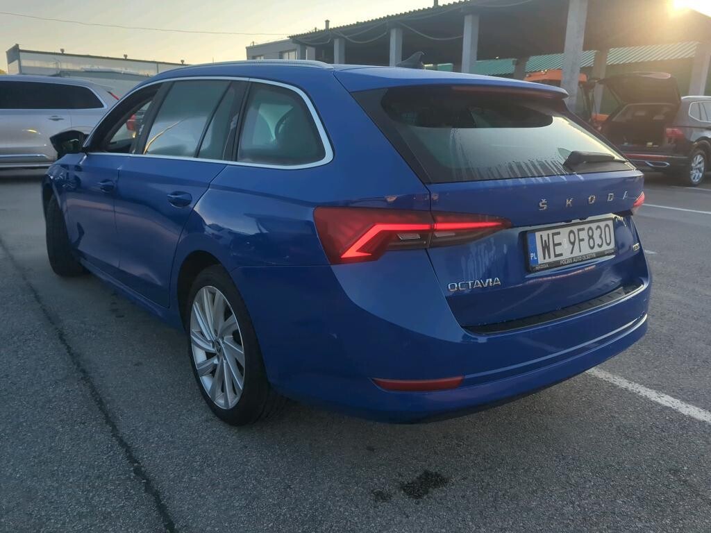 Škoda Octavia Combi - zdjęcie 2