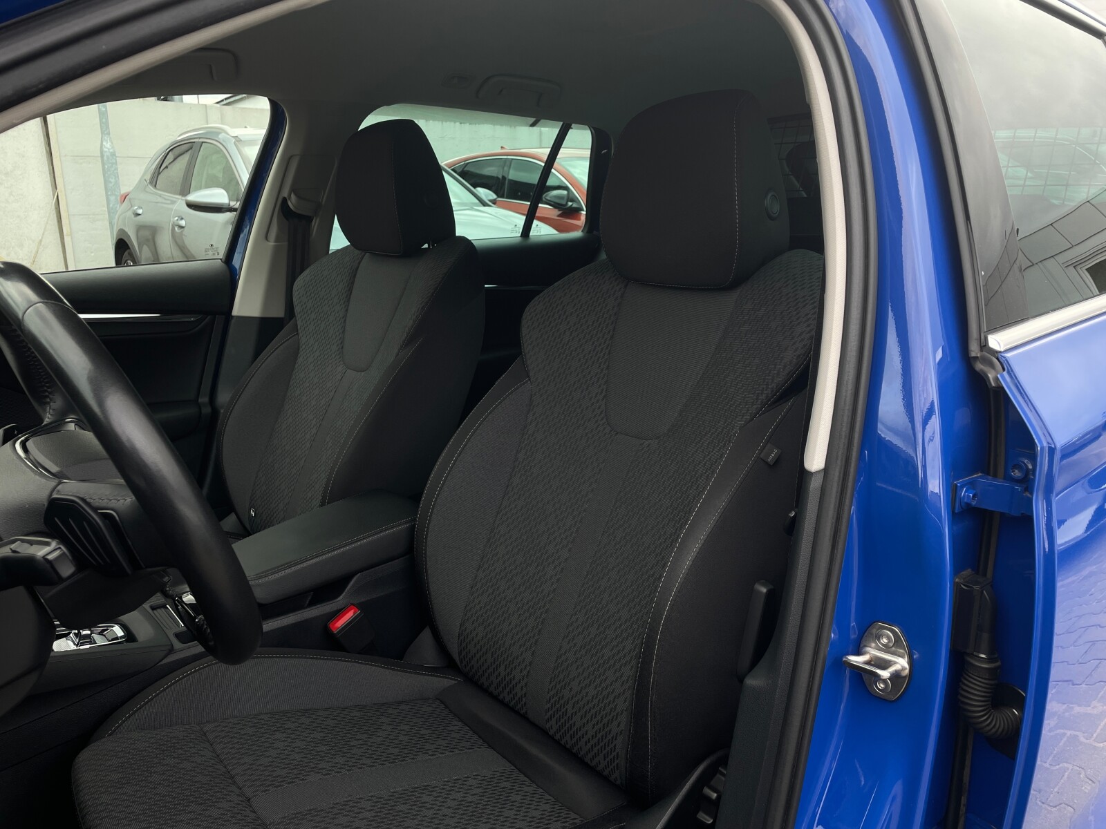 Škoda Octavia Combi - zdjęcie 9