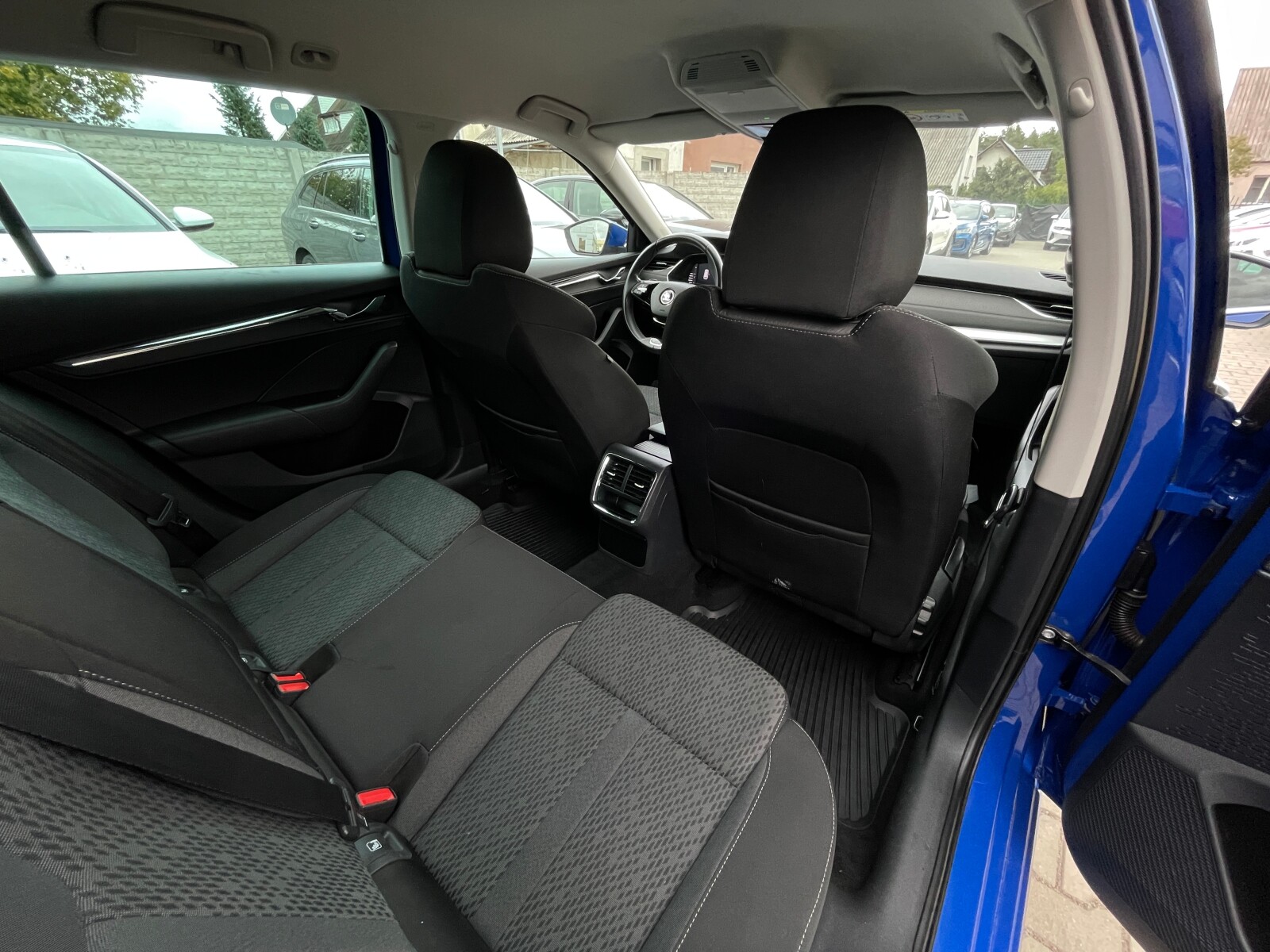 Škoda Octavia Combi - zdjęcie 14
