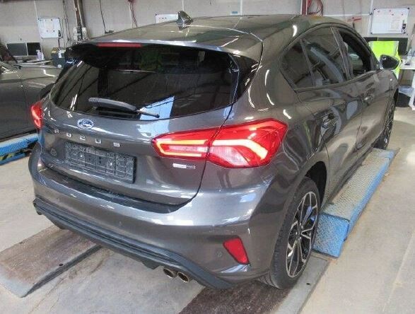 Ford Focus - zdjęcie 2