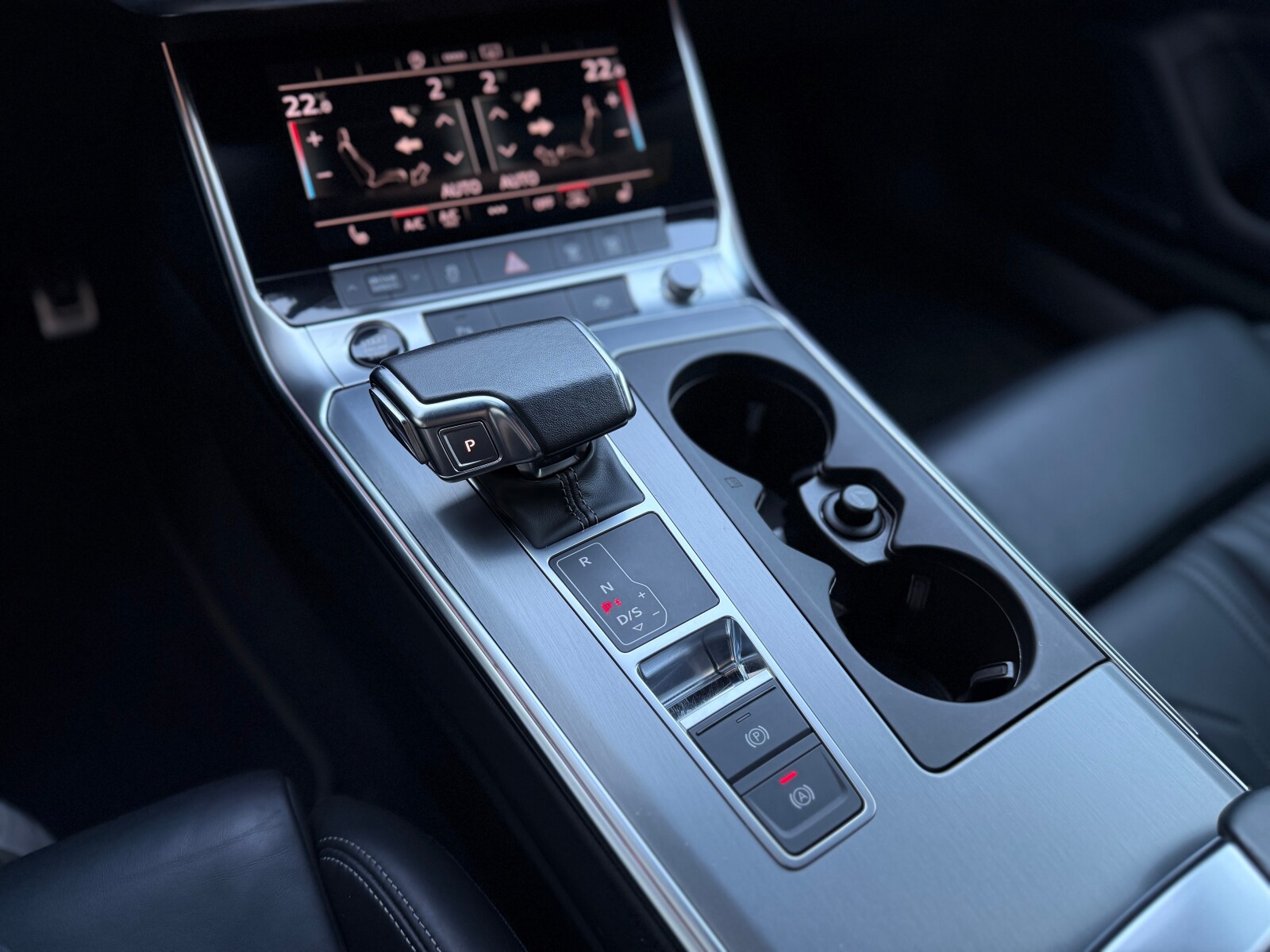 Audi A6 Avant - zdjęcie 25