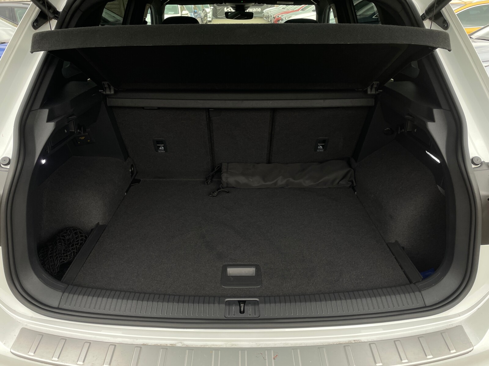 Volkswagen Tiguan - zdjęcie 13
