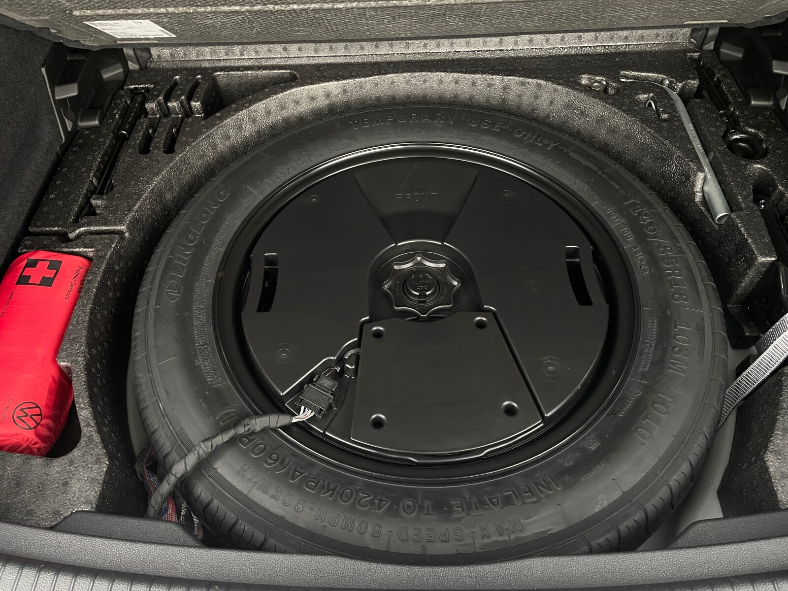 Volkswagen Tiguan - zdjęcie 14