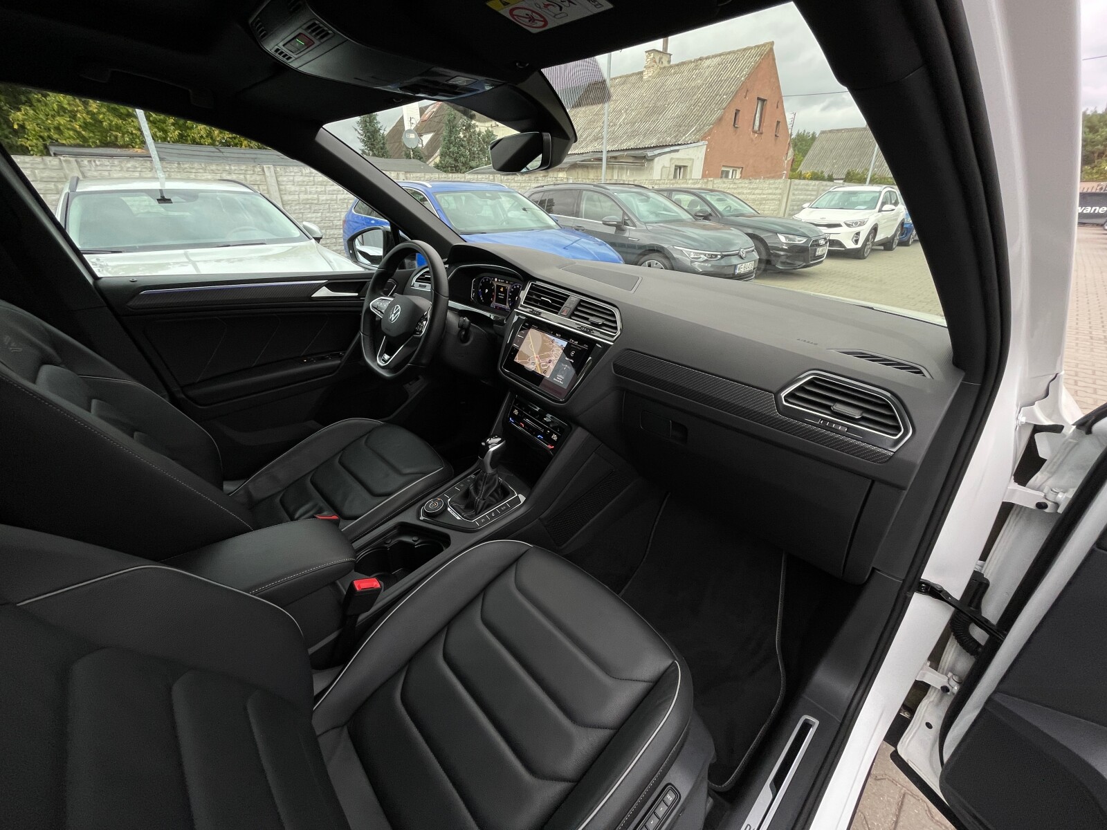 Volkswagen Tiguan - zdjęcie 18
