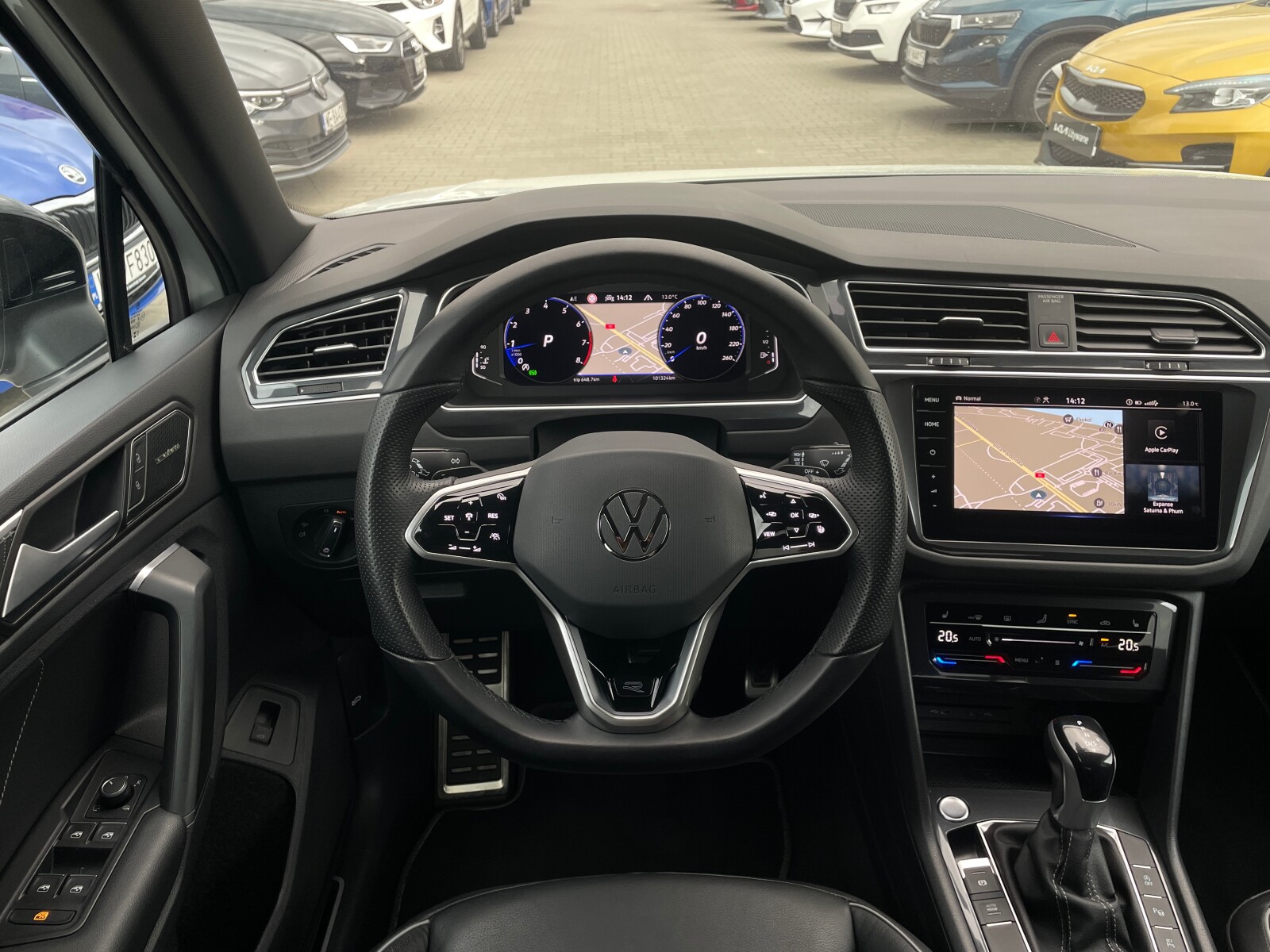 Volkswagen Tiguan - zdjęcie 22