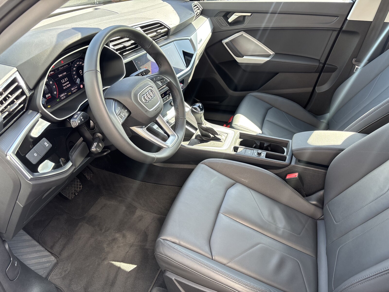 Audi Q3 Sportback - zdjęcie 16