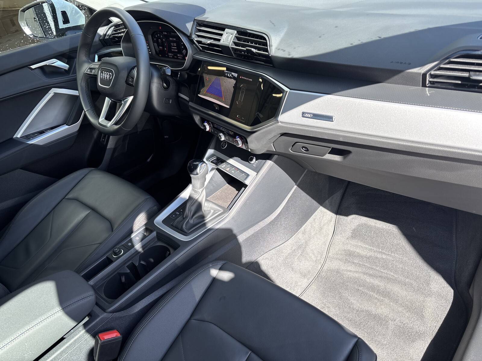 Audi Q3 Sportback - zdjęcie 25