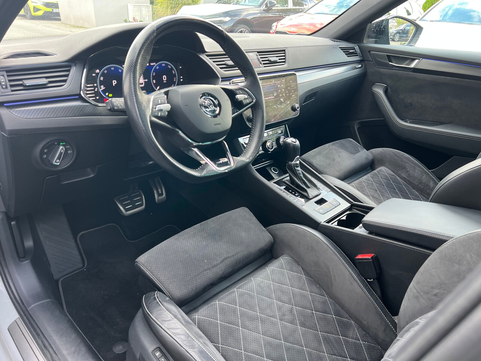 Škoda Superb Combi - zdjęcie 10