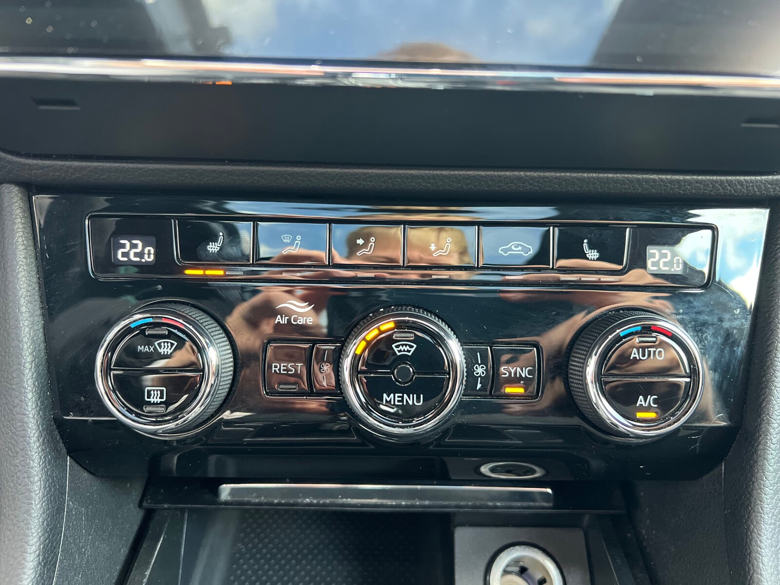 Škoda Superb Combi - zdjęcie 22