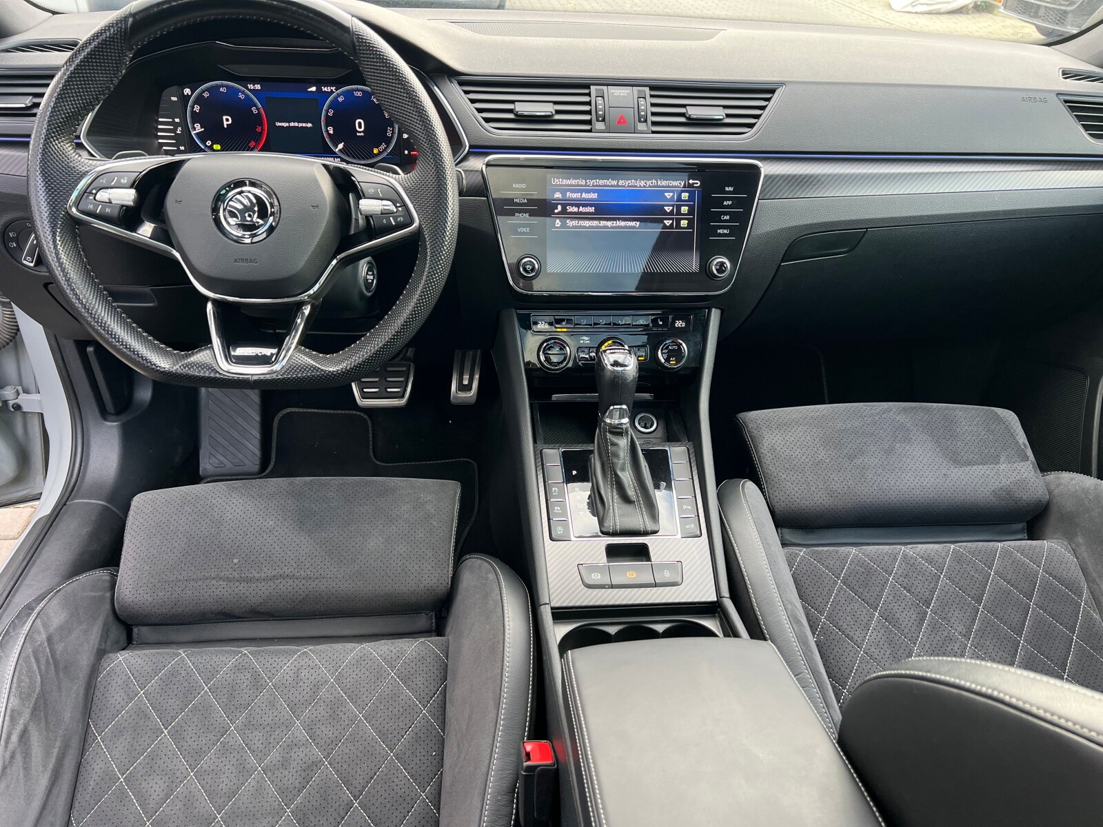 Škoda Superb Combi - zdjęcie 30
