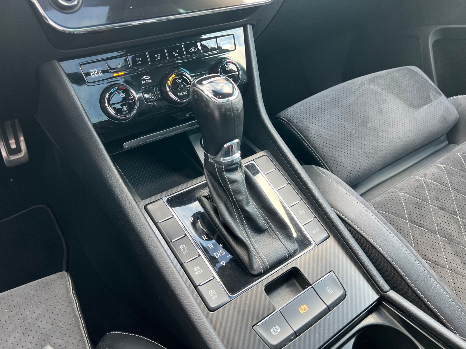 Škoda Superb Combi - zdjęcie 23