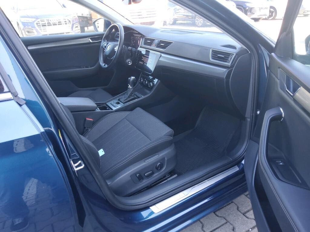 Škoda Superb Combi - zdjęcie 6