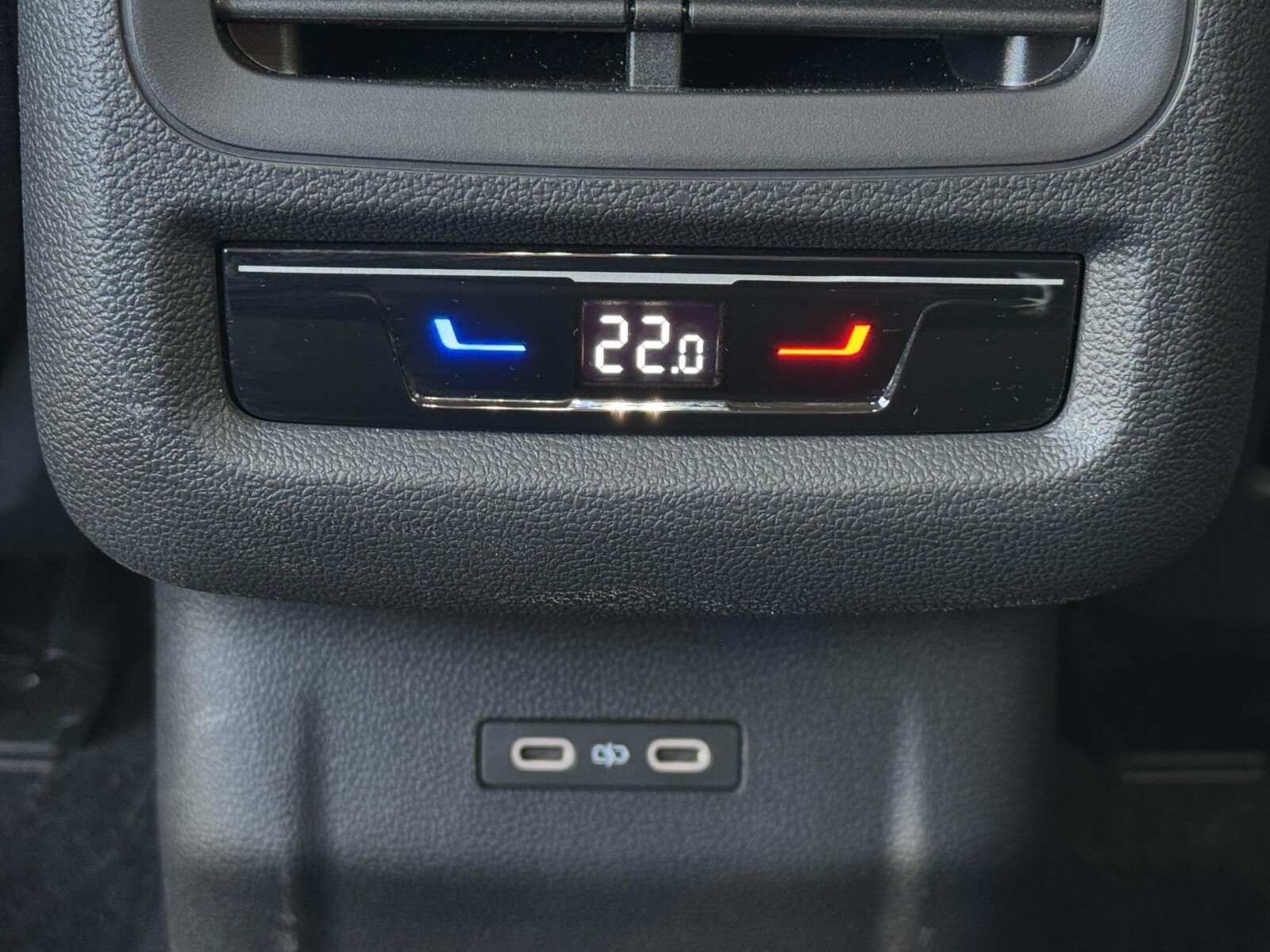 Volkswagen T-Roc - zdjęcie 21
