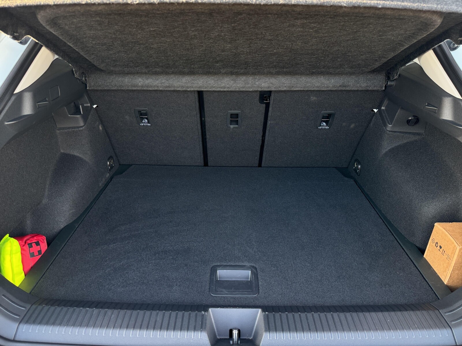 Volkswagen T-Roc - zdjęcie 23