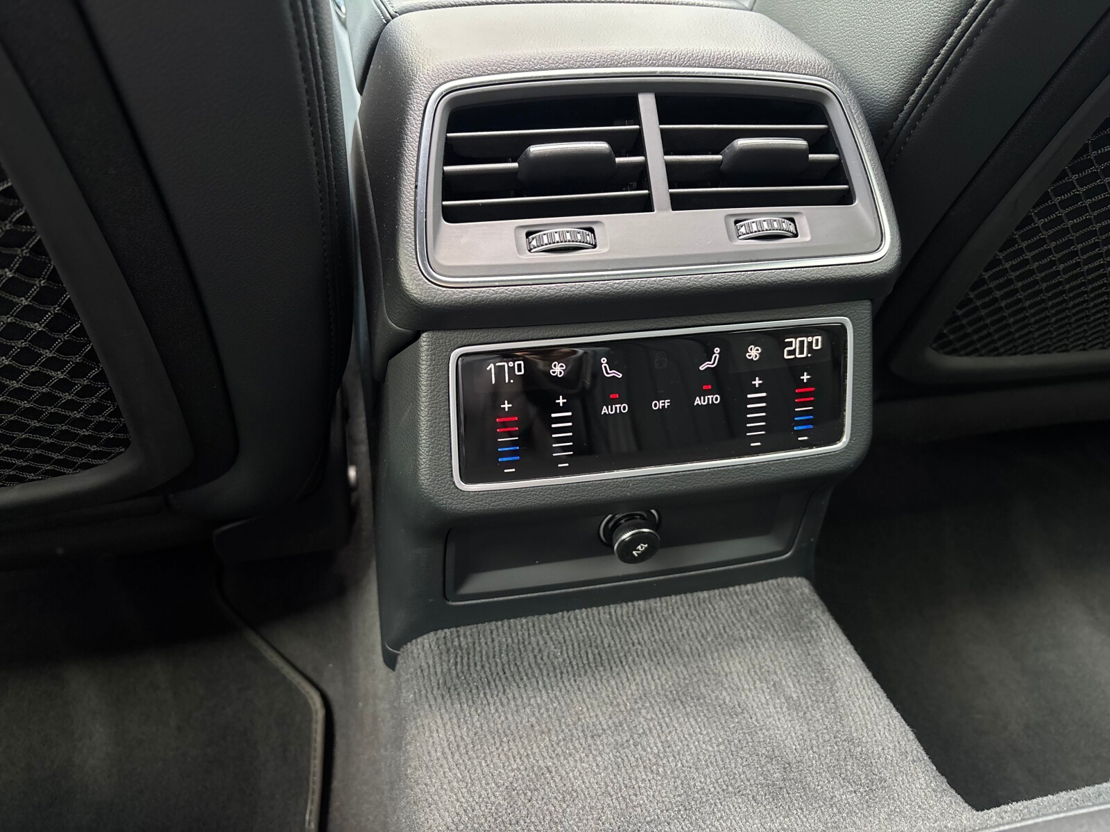 Audi A6 Avant - zdjęcie 32