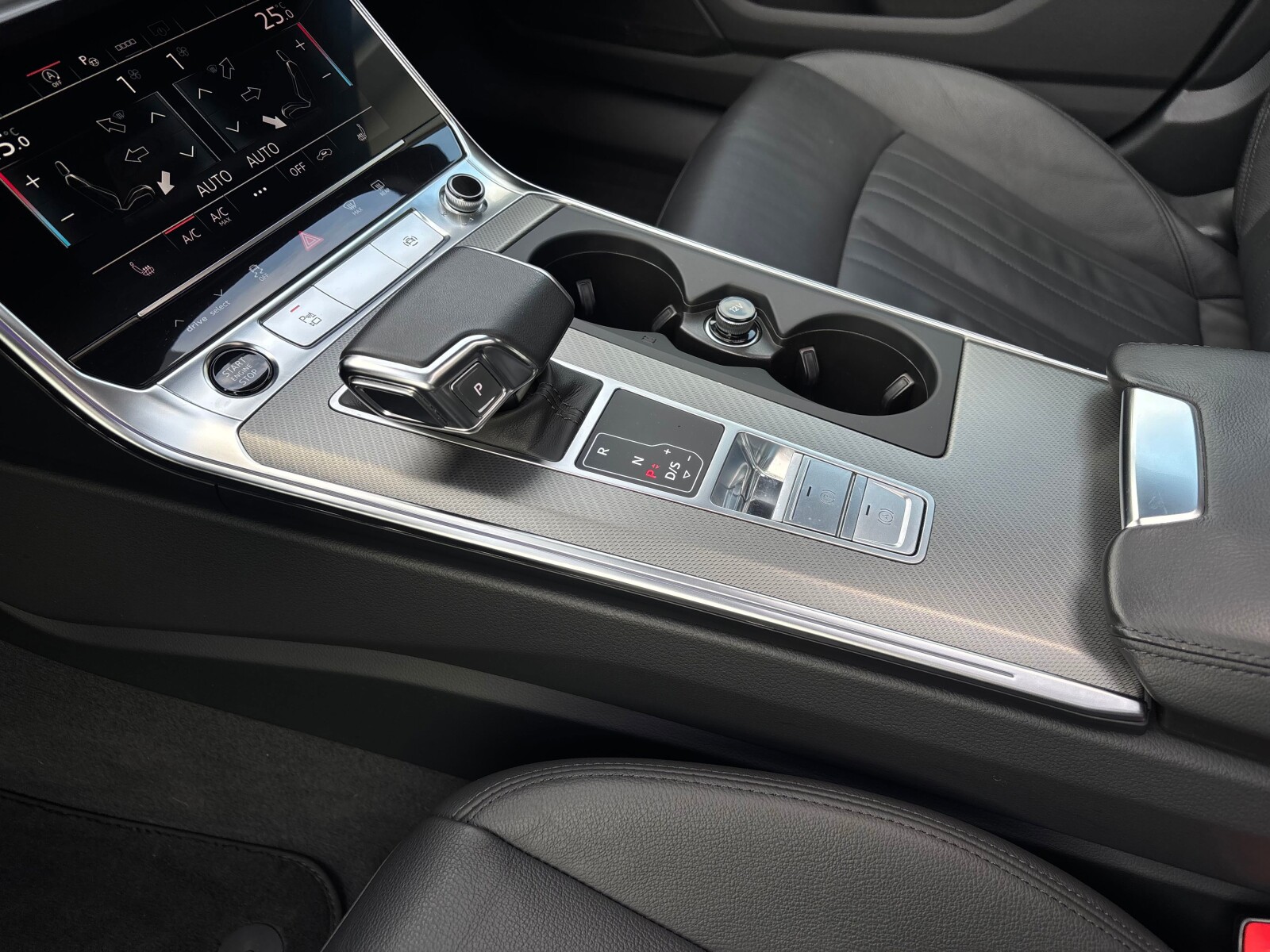 Audi A6 Avant - zdjęcie 19
