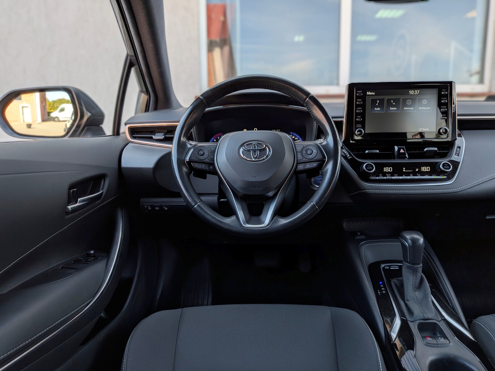 Toyota Corolla - zdjęcie 17