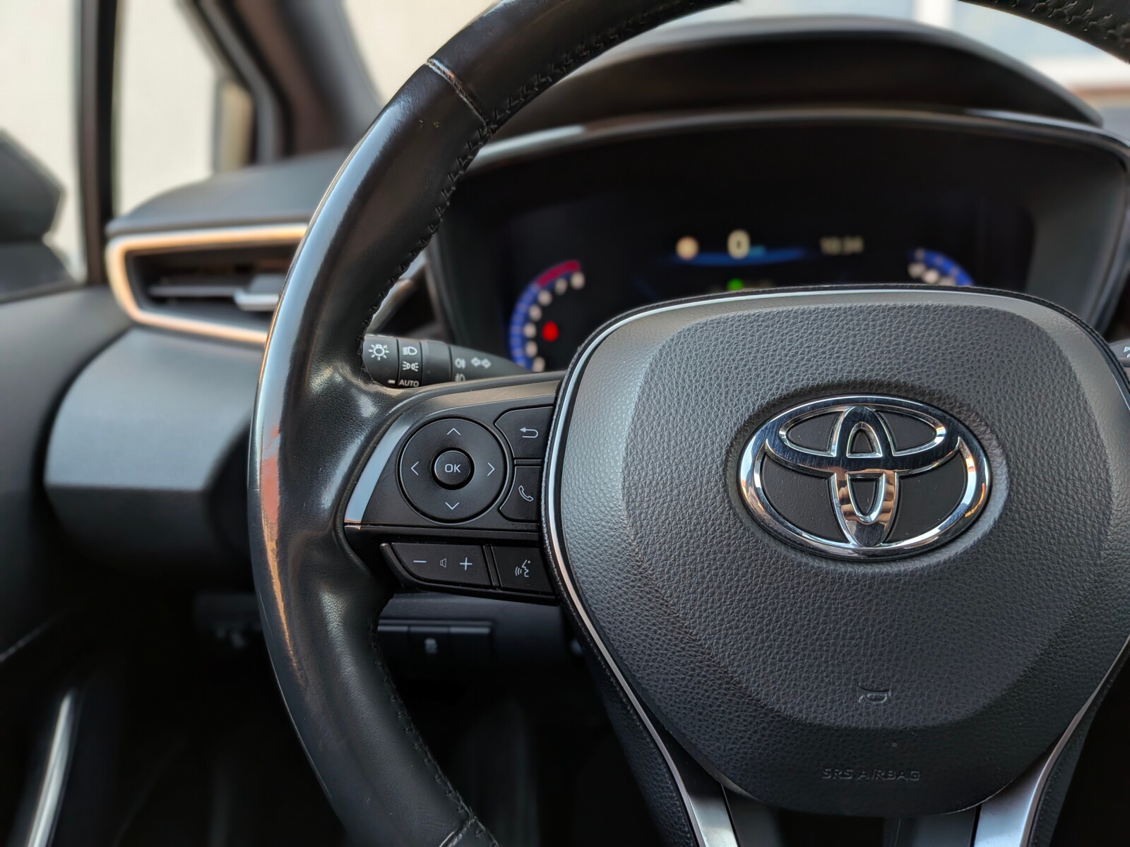 Toyota Corolla - zdjęcie 19