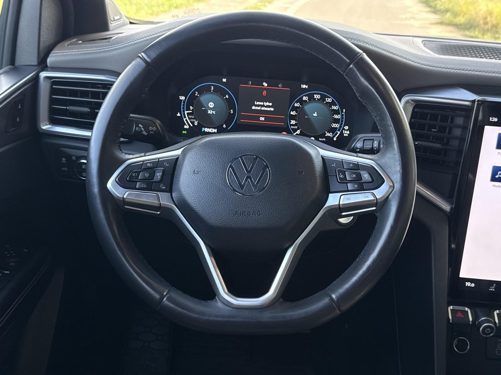 Volkswagen Amarok - zdjęcie 16